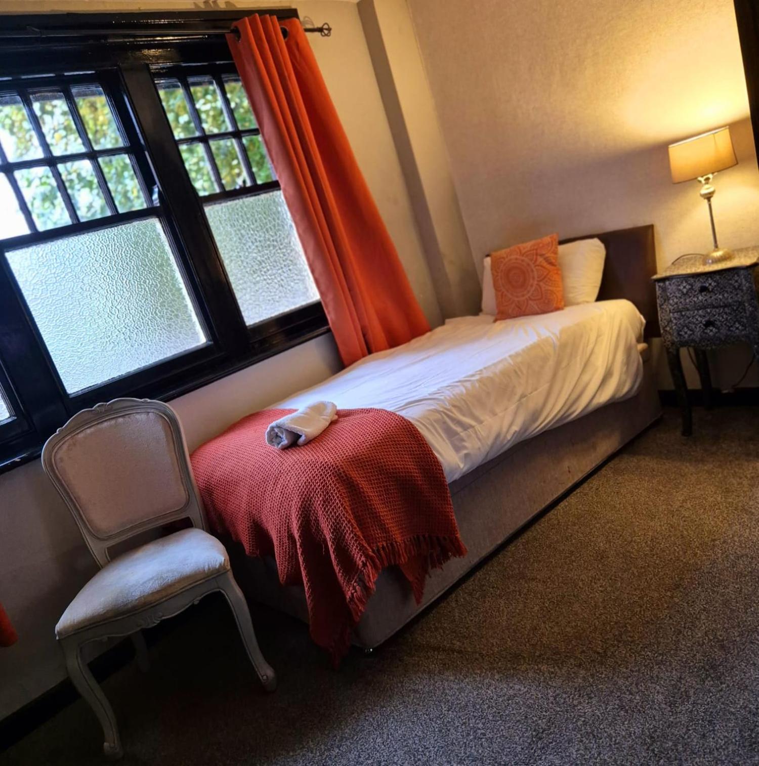 Single Room photo 3