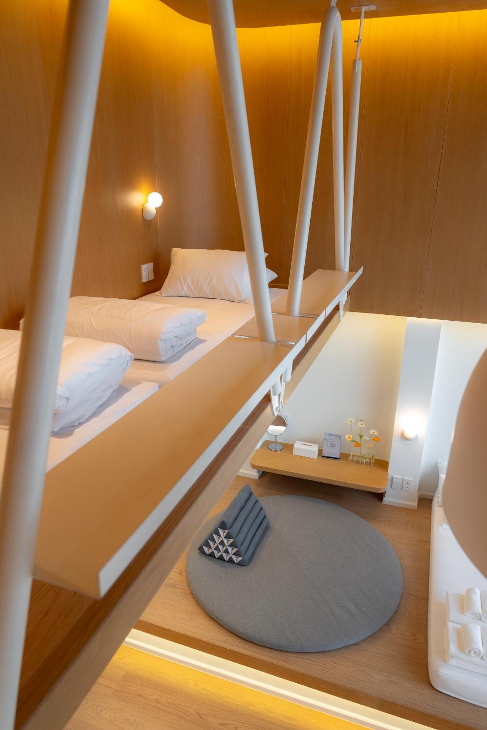 Quadruple Room with Private Bathroom photo 3