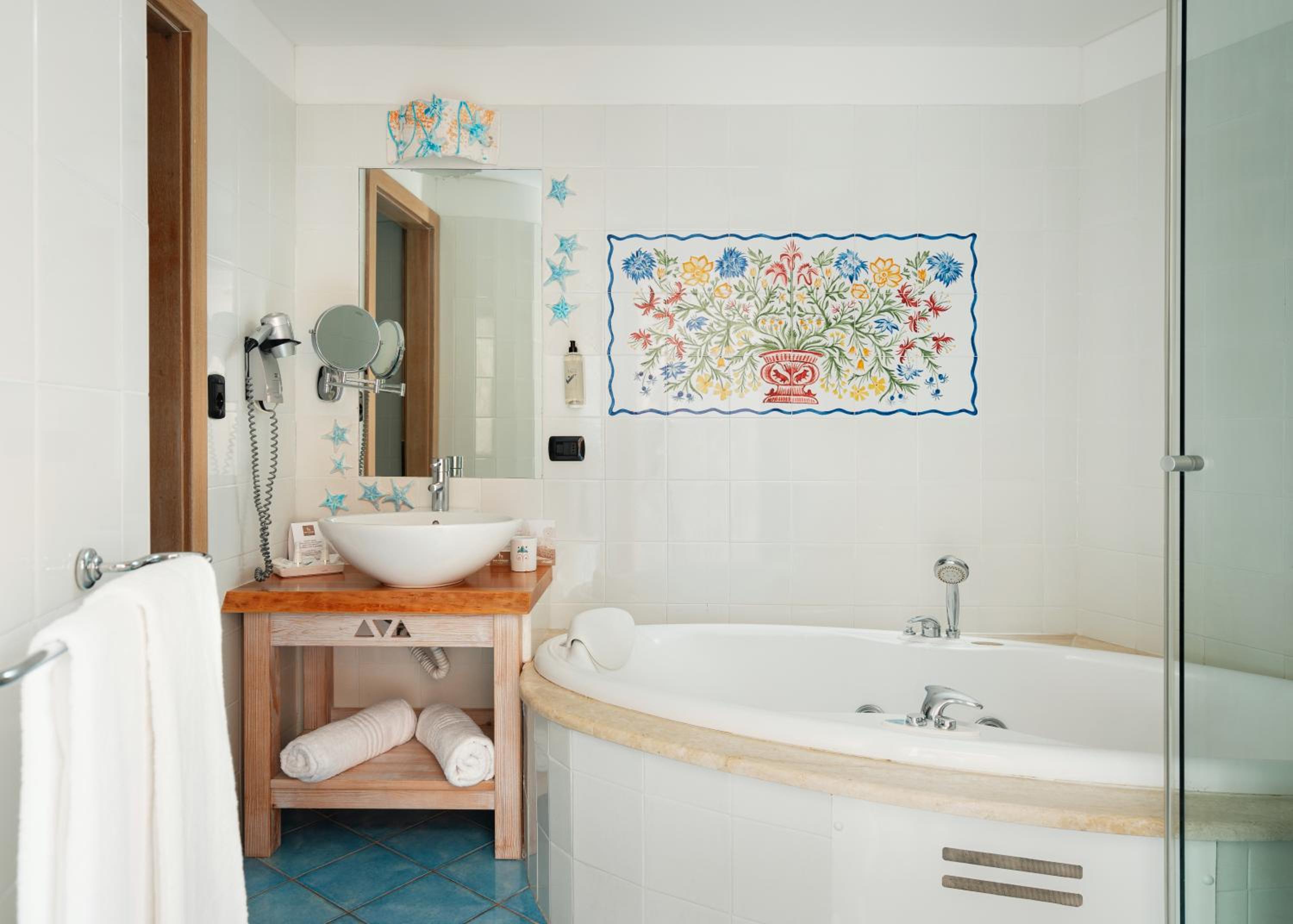 Deluxe Suite with Sea View