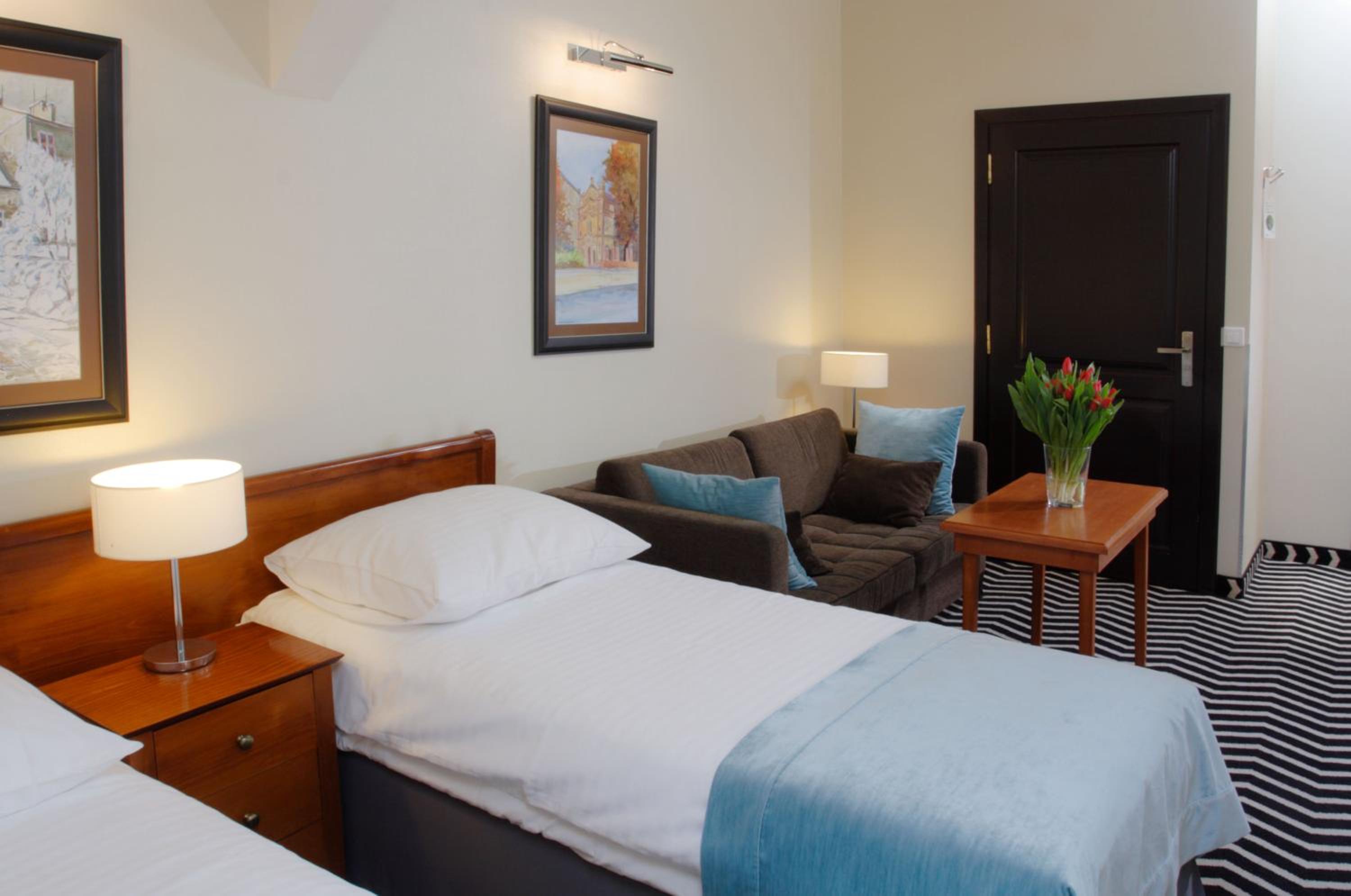Standard Twin Room - Photo 2