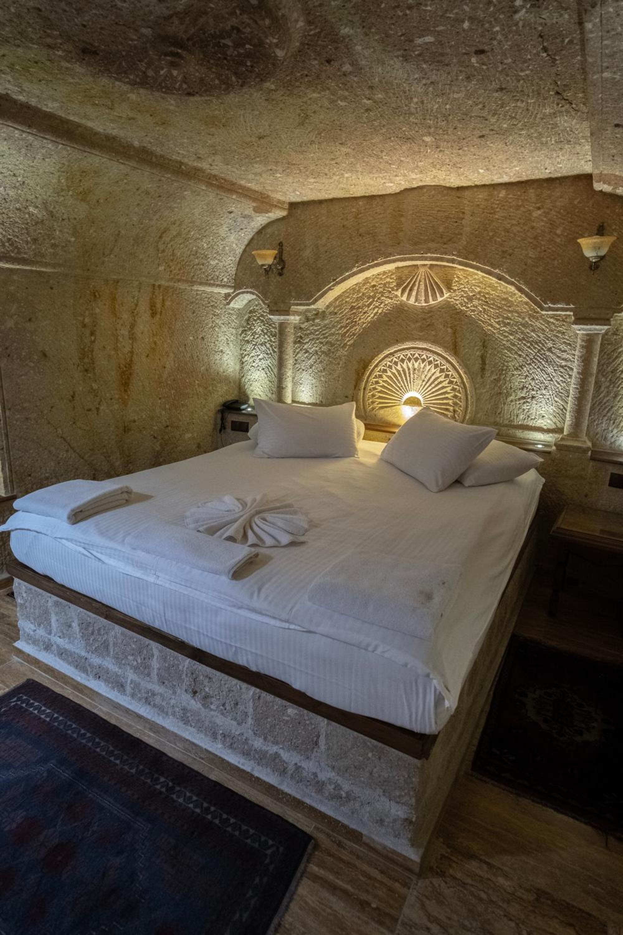 Deluxe Triple Room - Photo 9