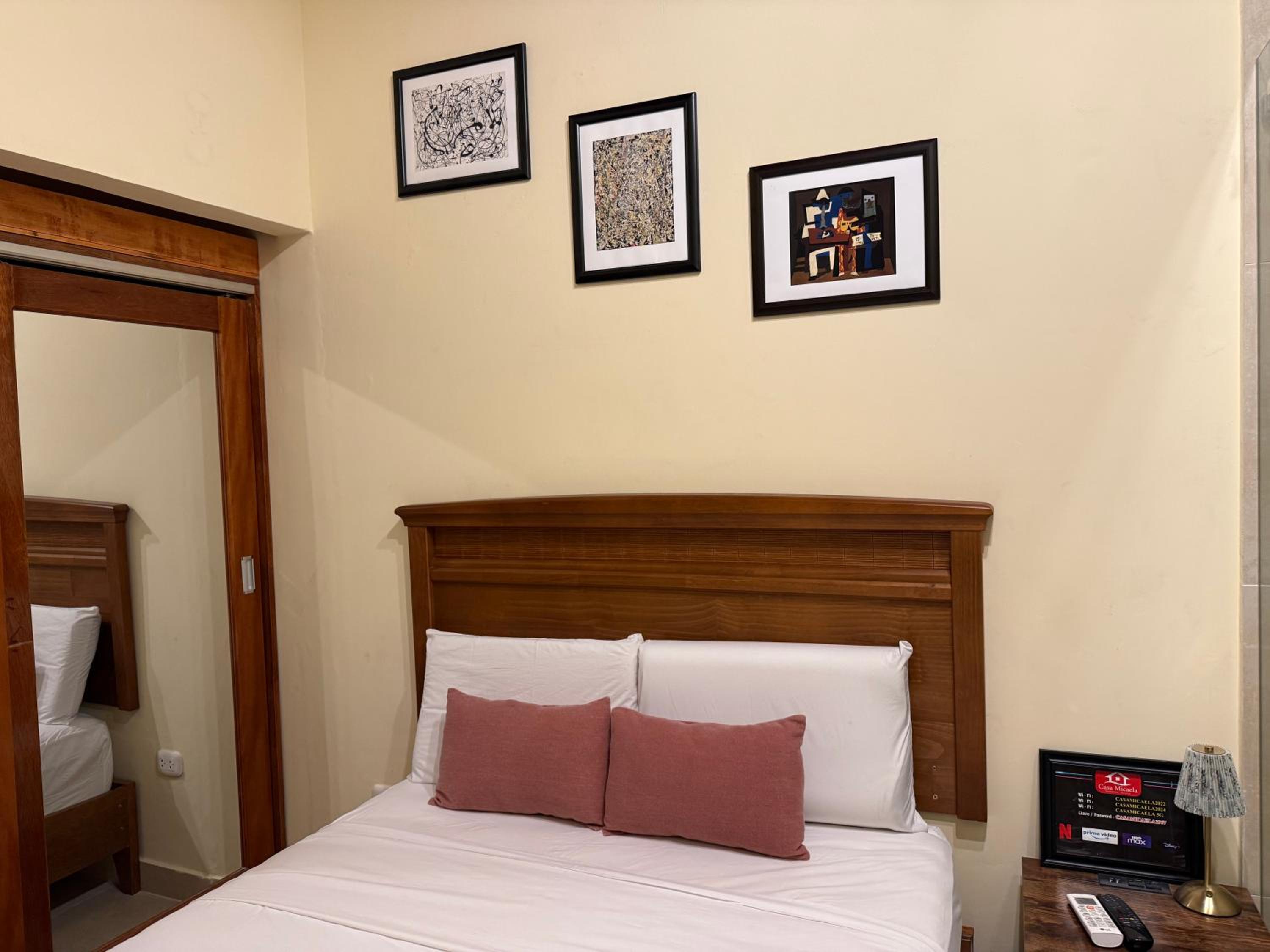 Double Room with Private Bathroom photo 3