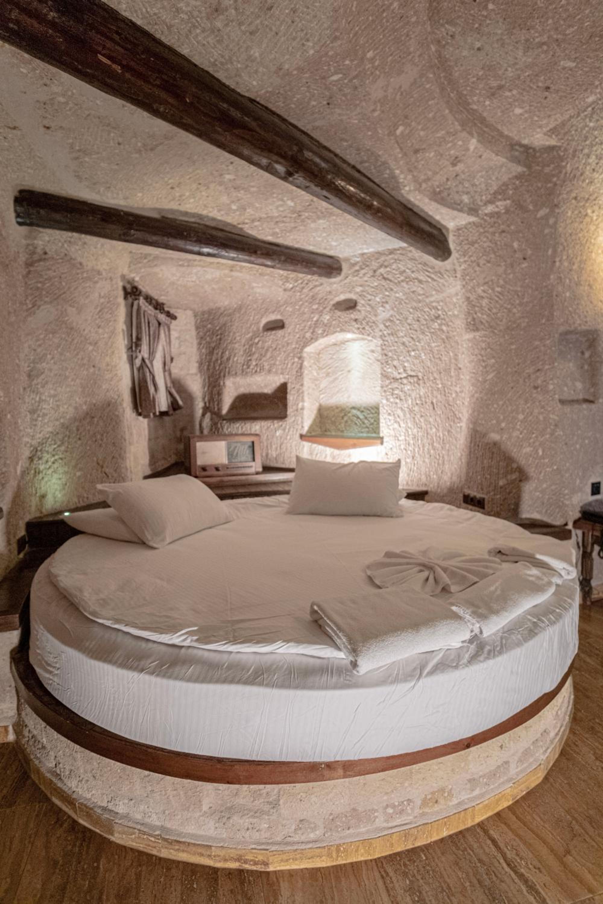 Deluxe Suite - Photo 2