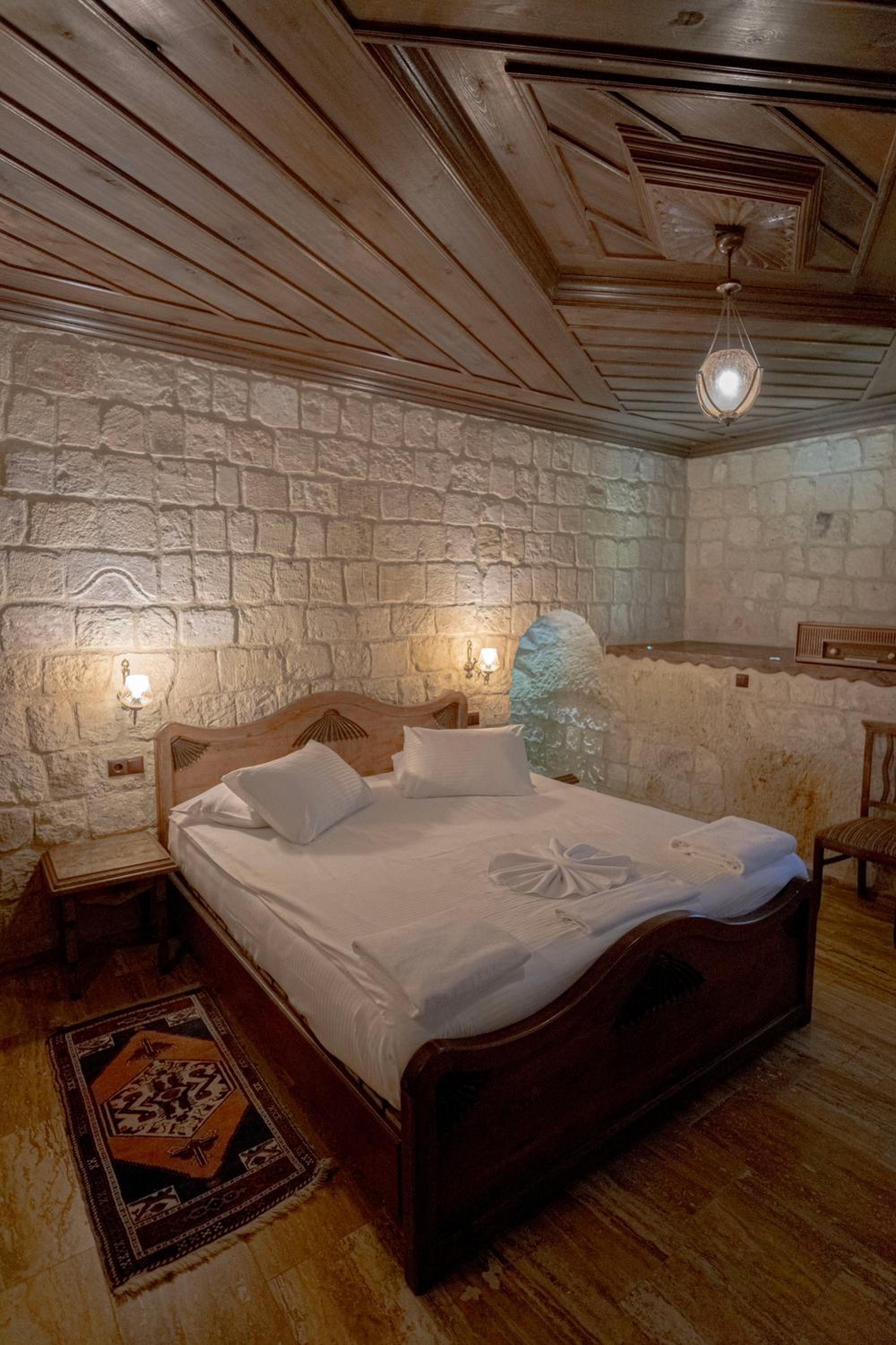 Standard Double Room - Photo 7