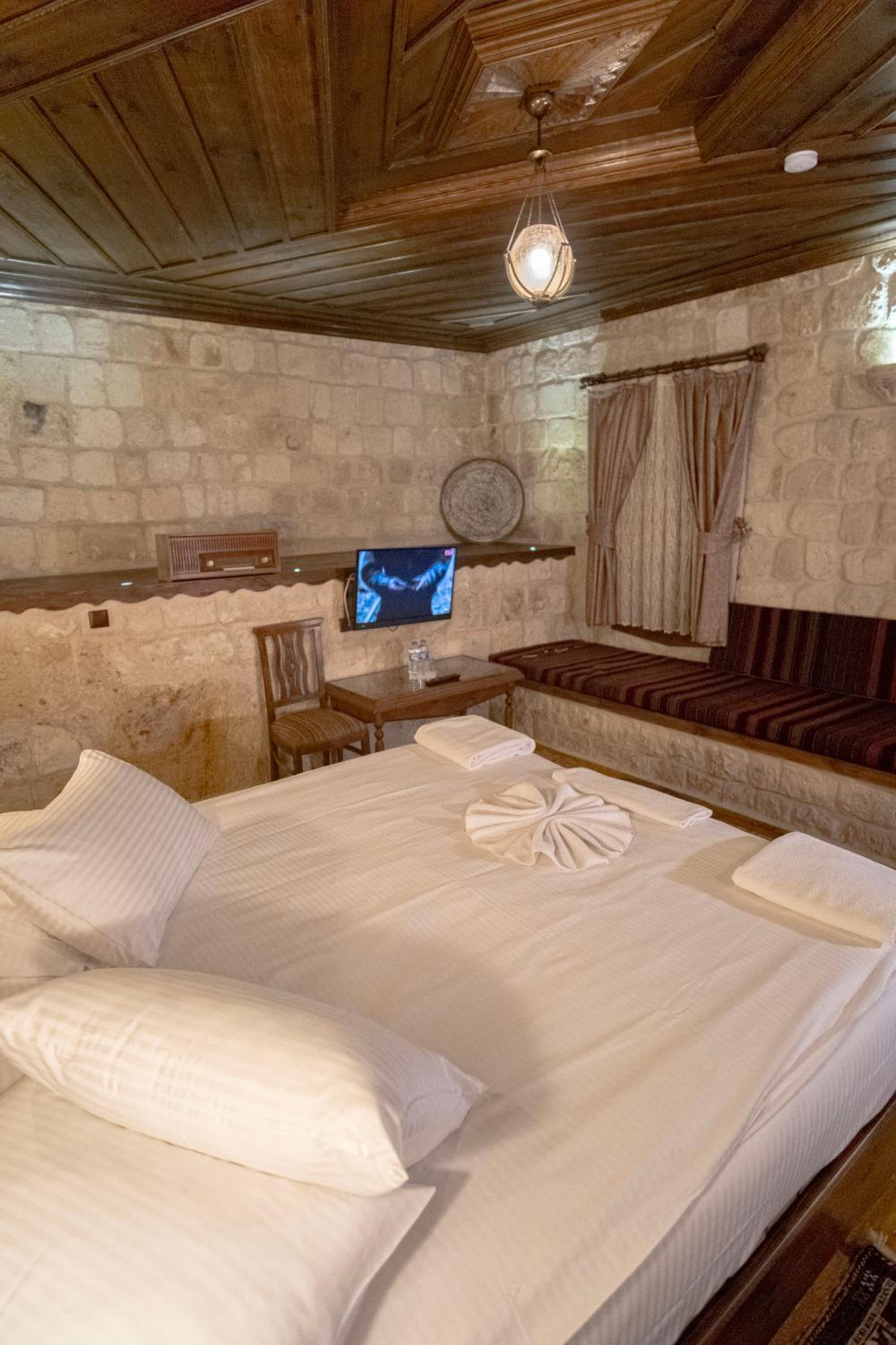 Standard Double Room - Photo 2
