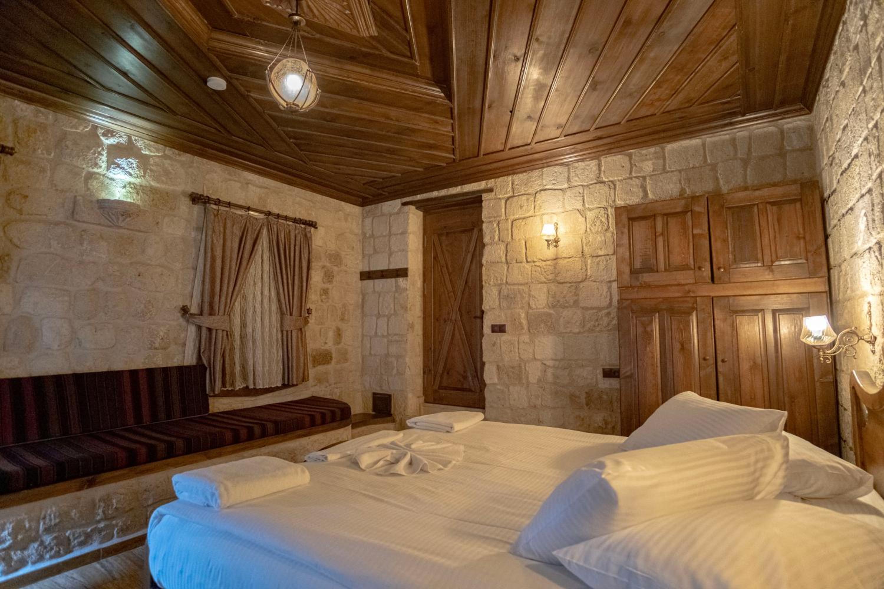 Standard Double Room - Photo 1