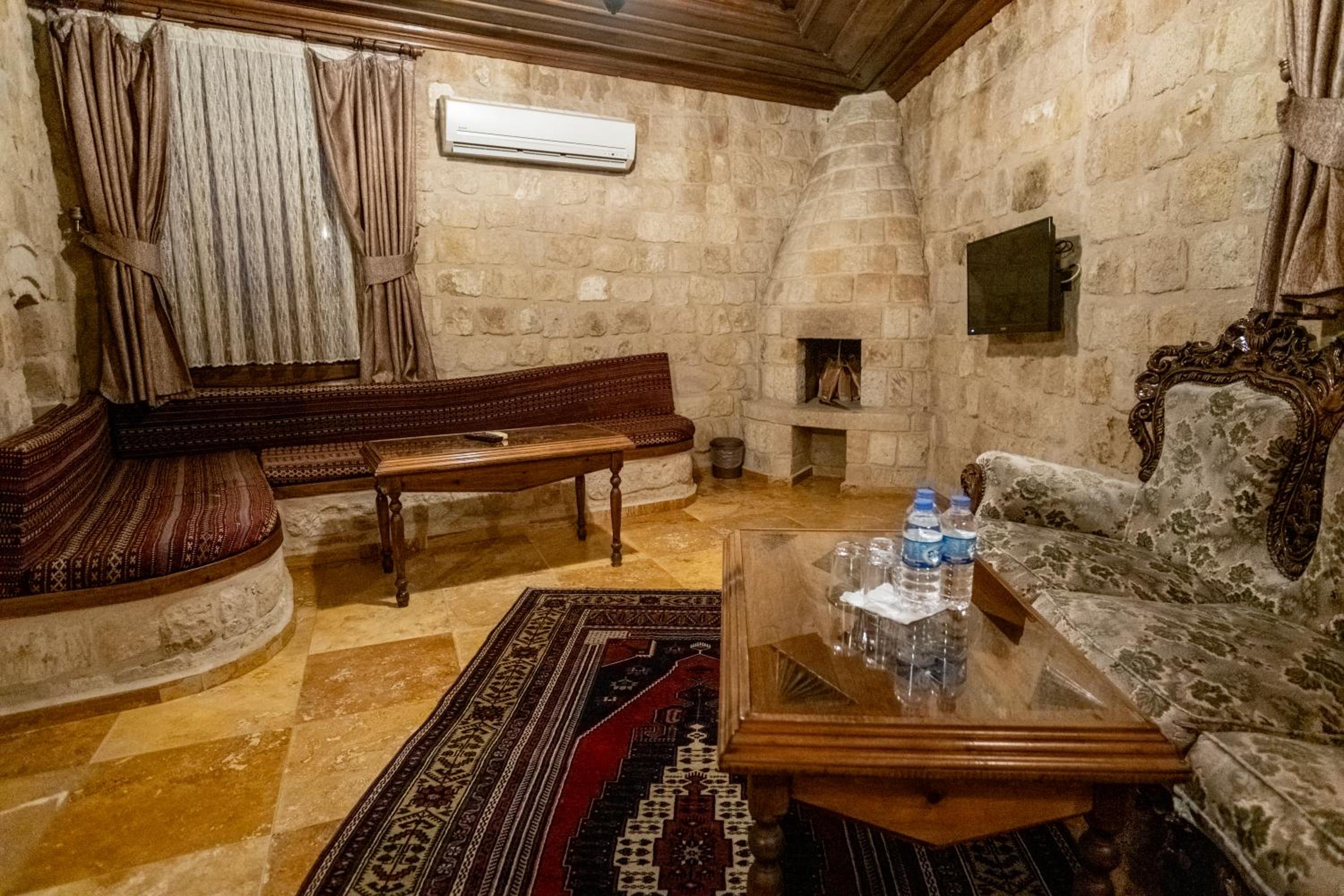 Suite - Photo 8