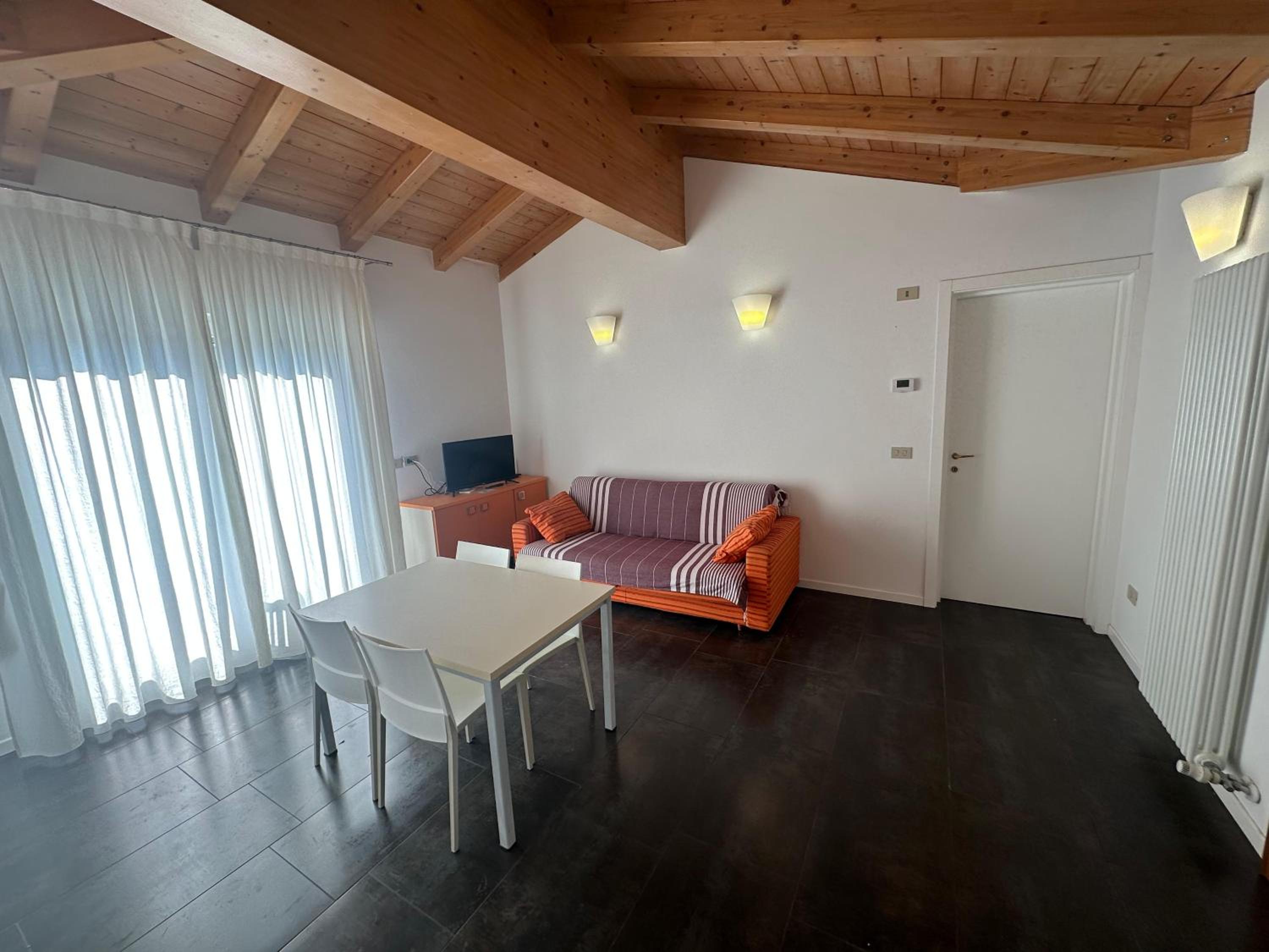 Penthouse Apartment - Photo 8