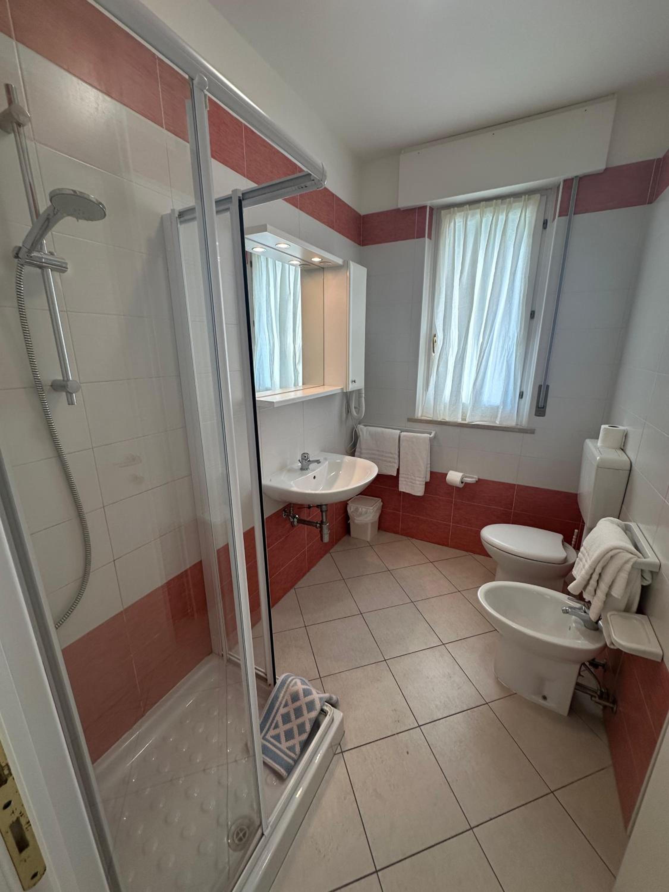Superior One-Bedroom Apartment - Photo 10