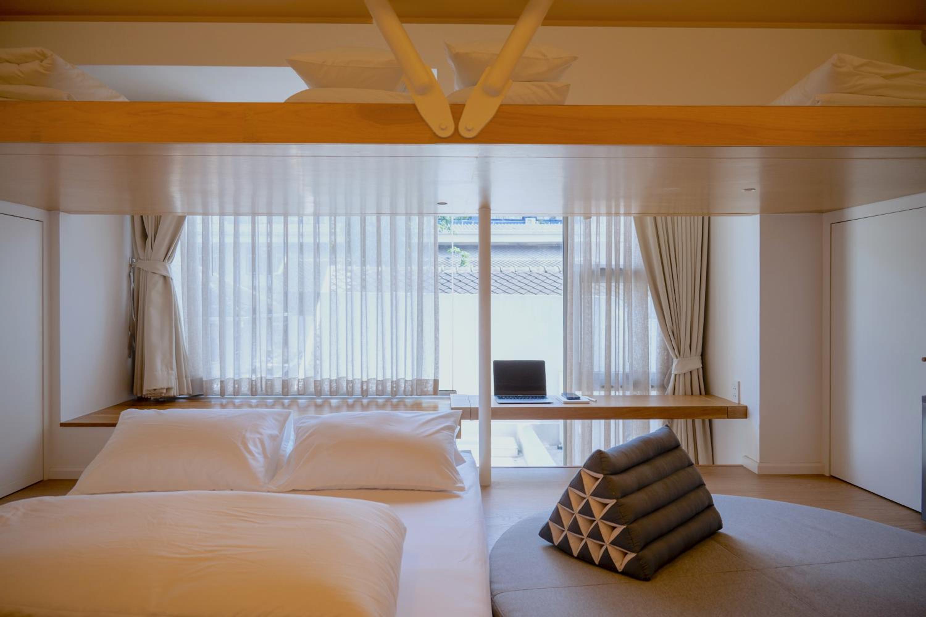 Quadruple Room with Private Bathroom photo 2