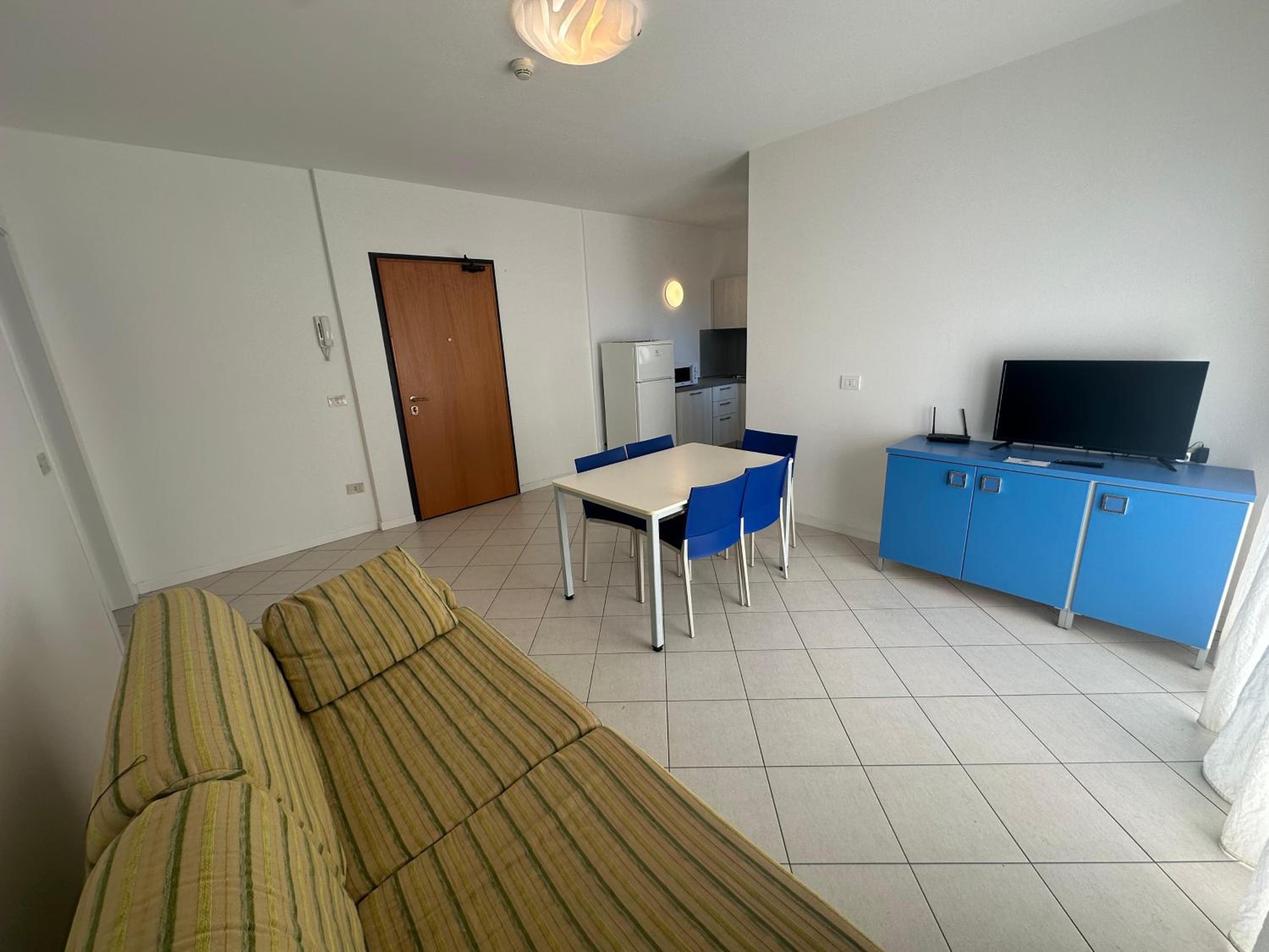 Superior One-Bedroom Apartment - Photo 12