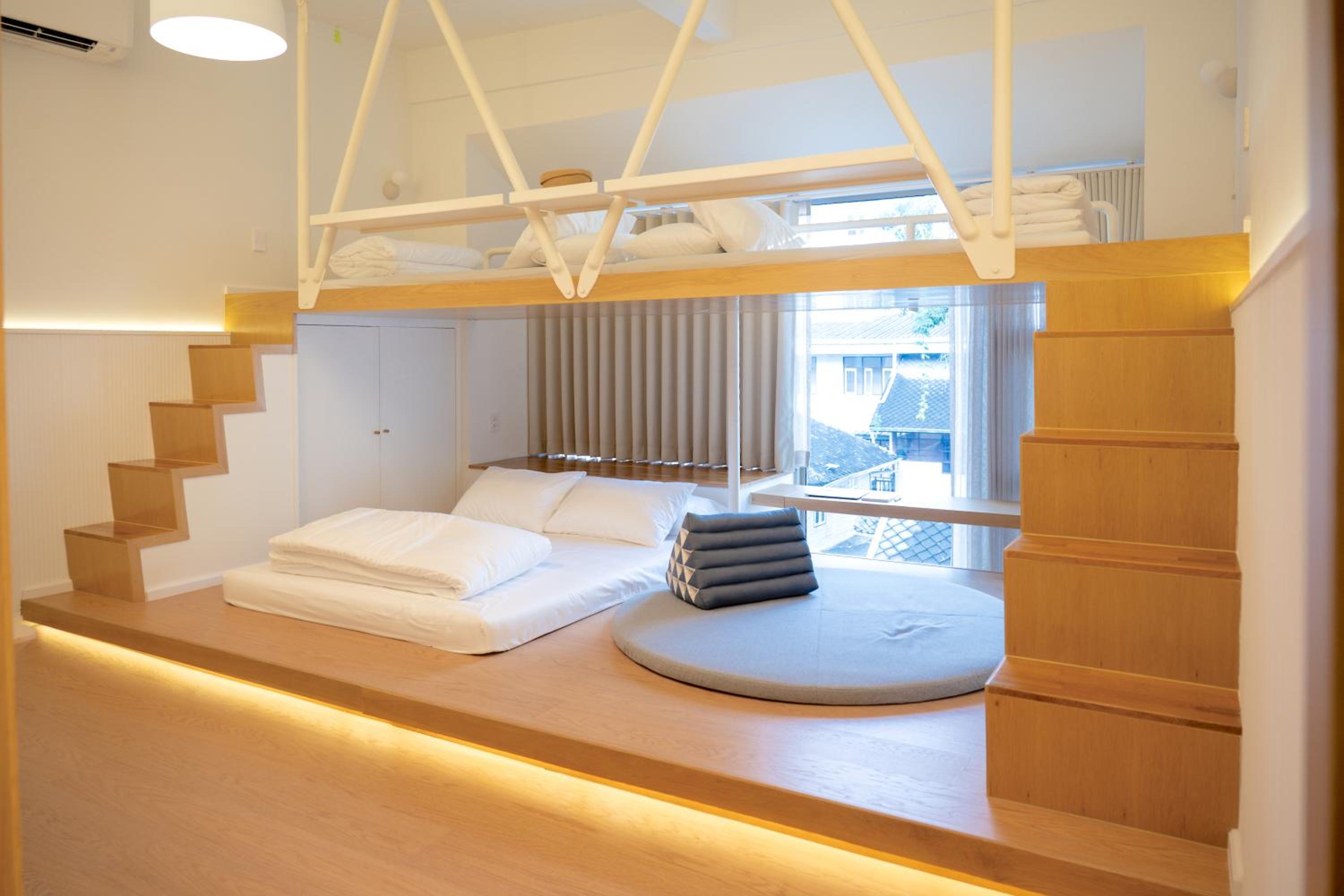 Quadruple Room with Private Bathroom photo 1