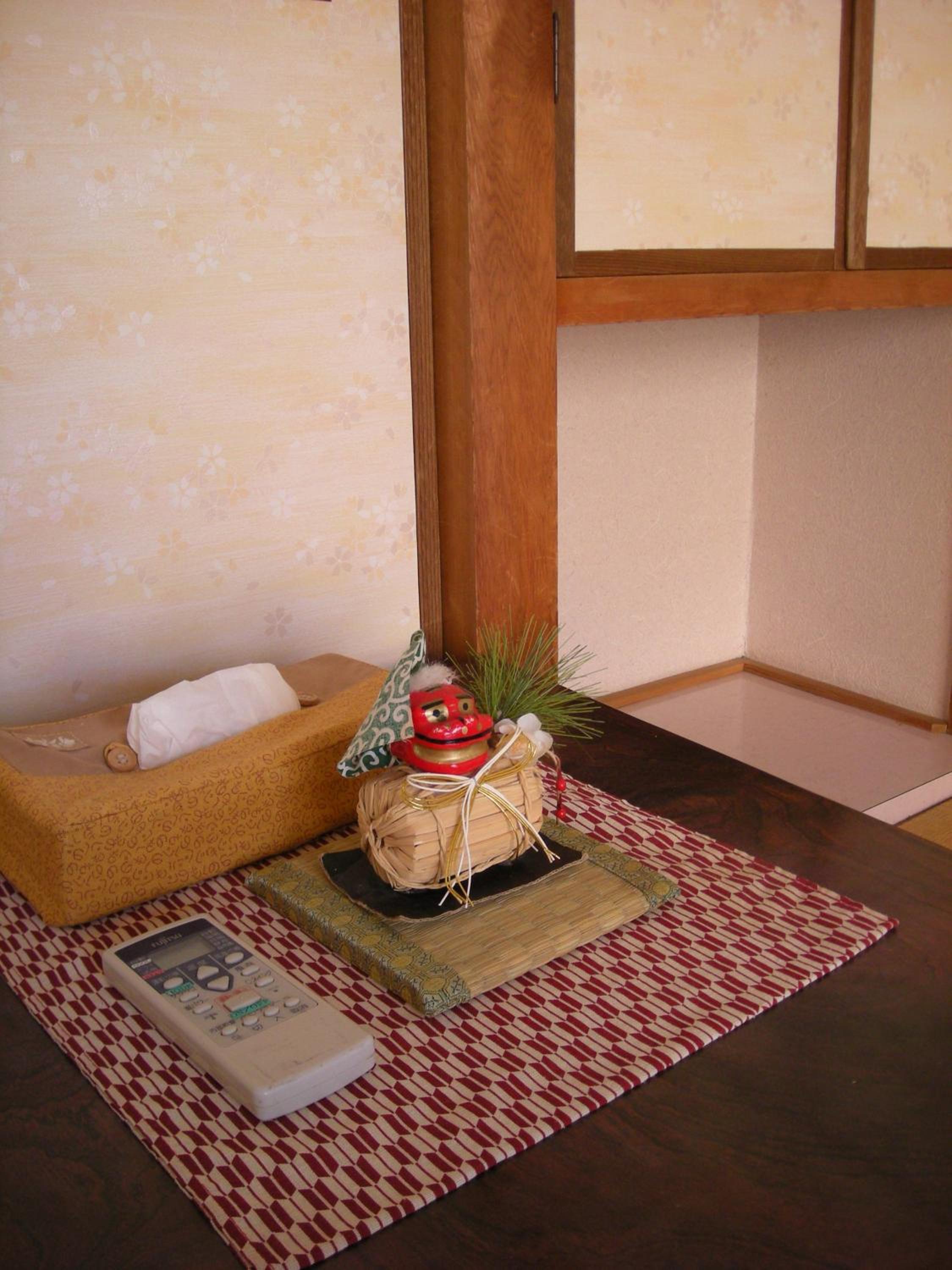 Japanese-Style Room with Shared Bathroom photo 2