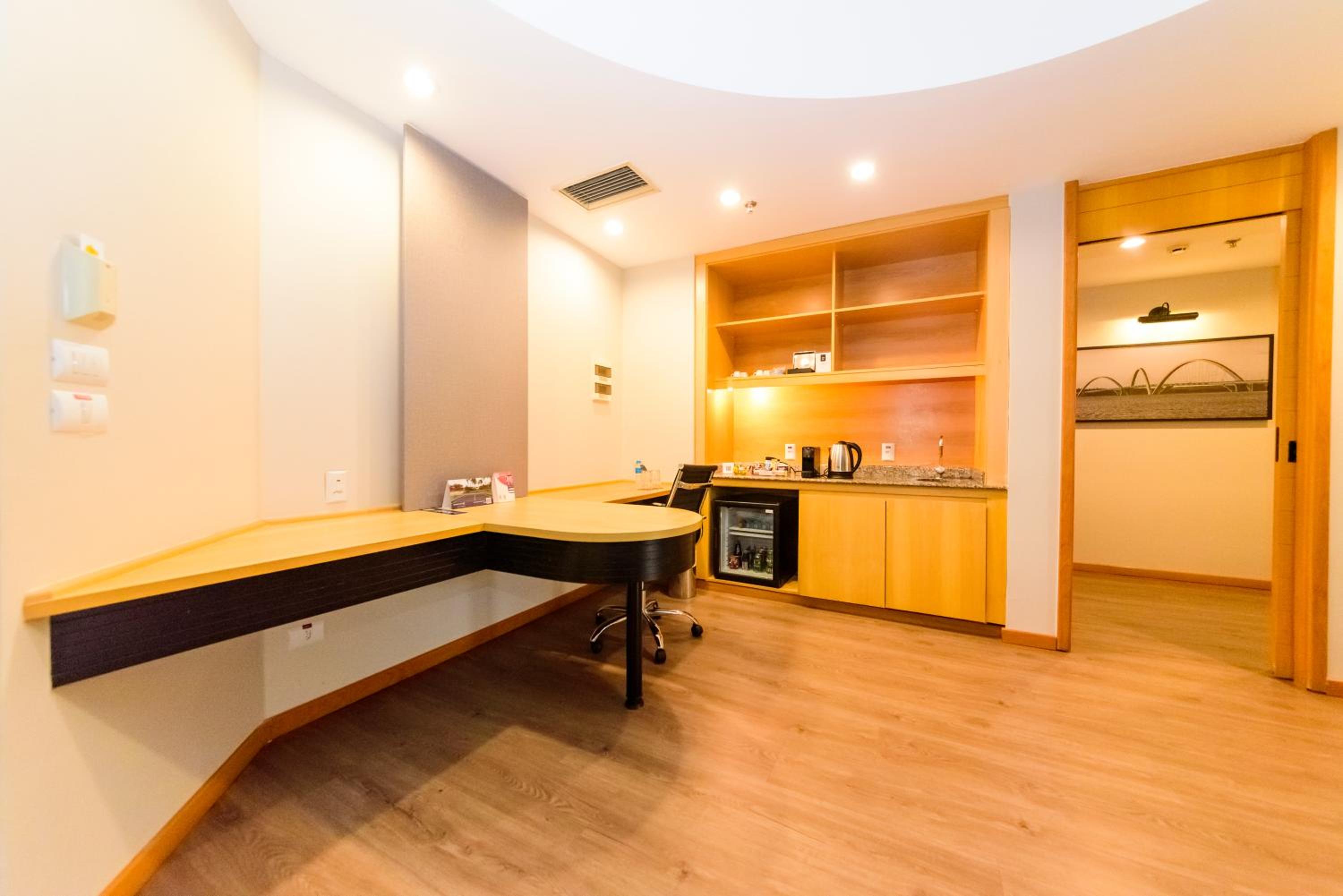 Queen Suite photo 1