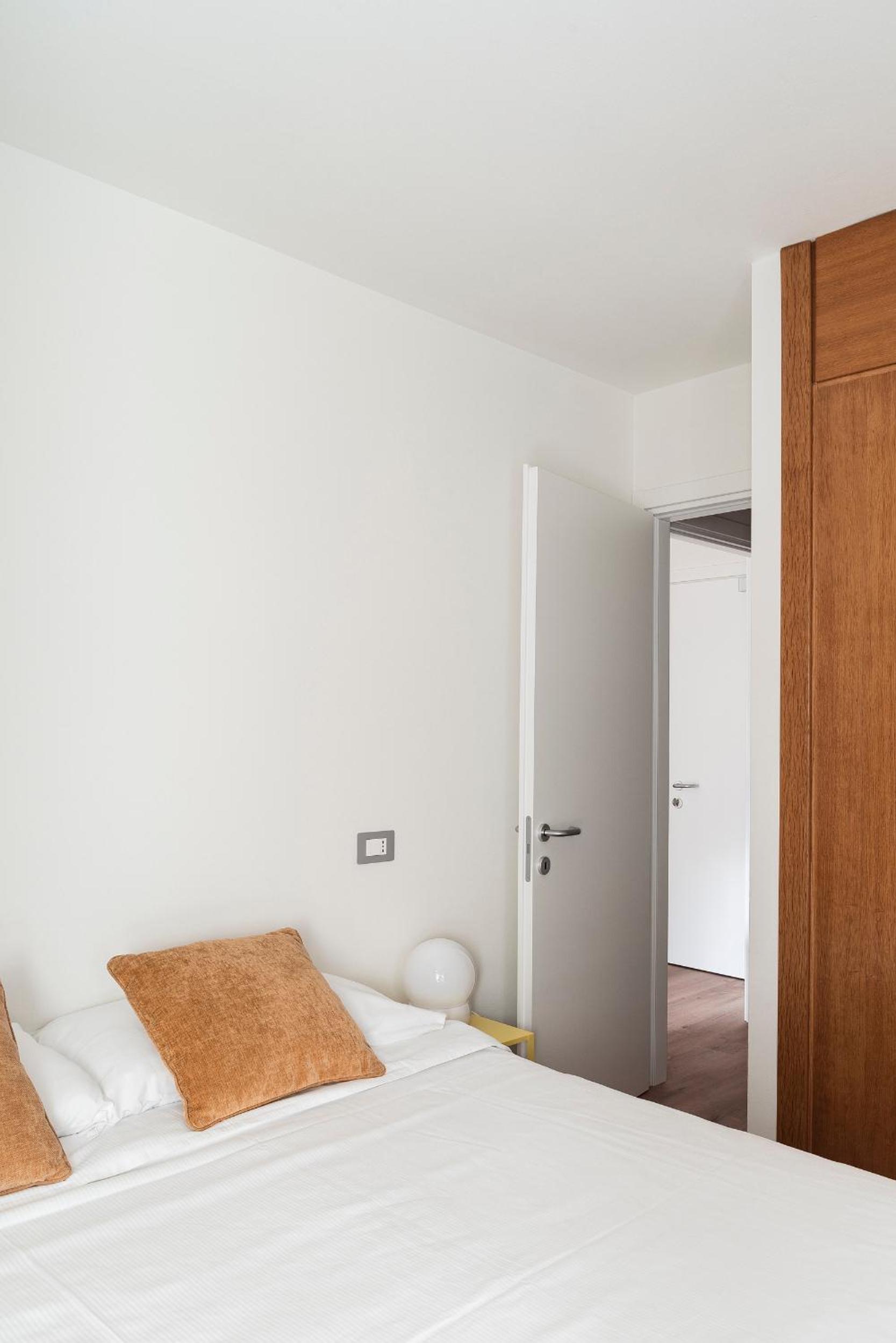 One-Bedroom Apartment with View