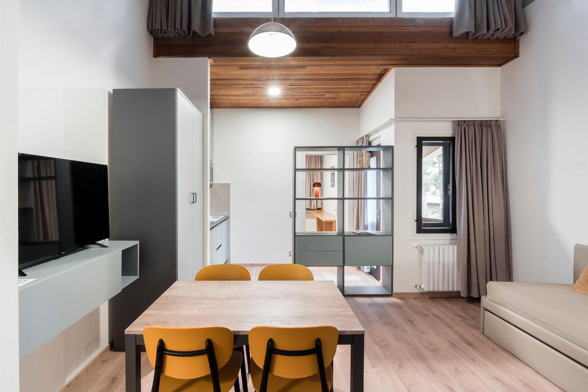 One-Bedroom Apartment with View photo 1
