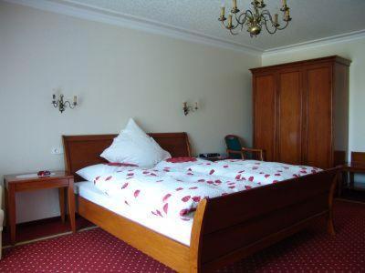 Rosensuite with see- and castel view