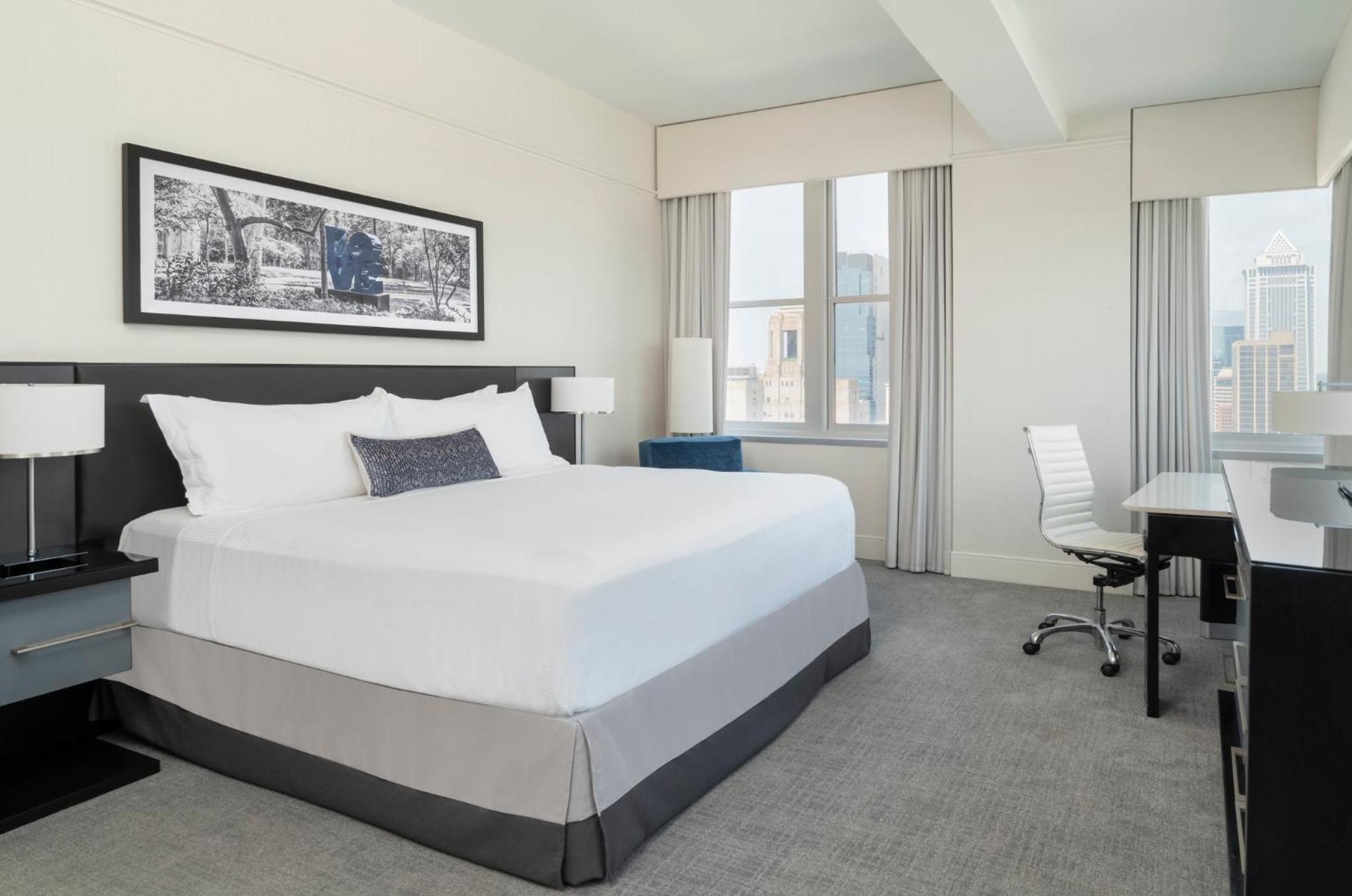 Deluxe King Room - Disability Access - Photo 4