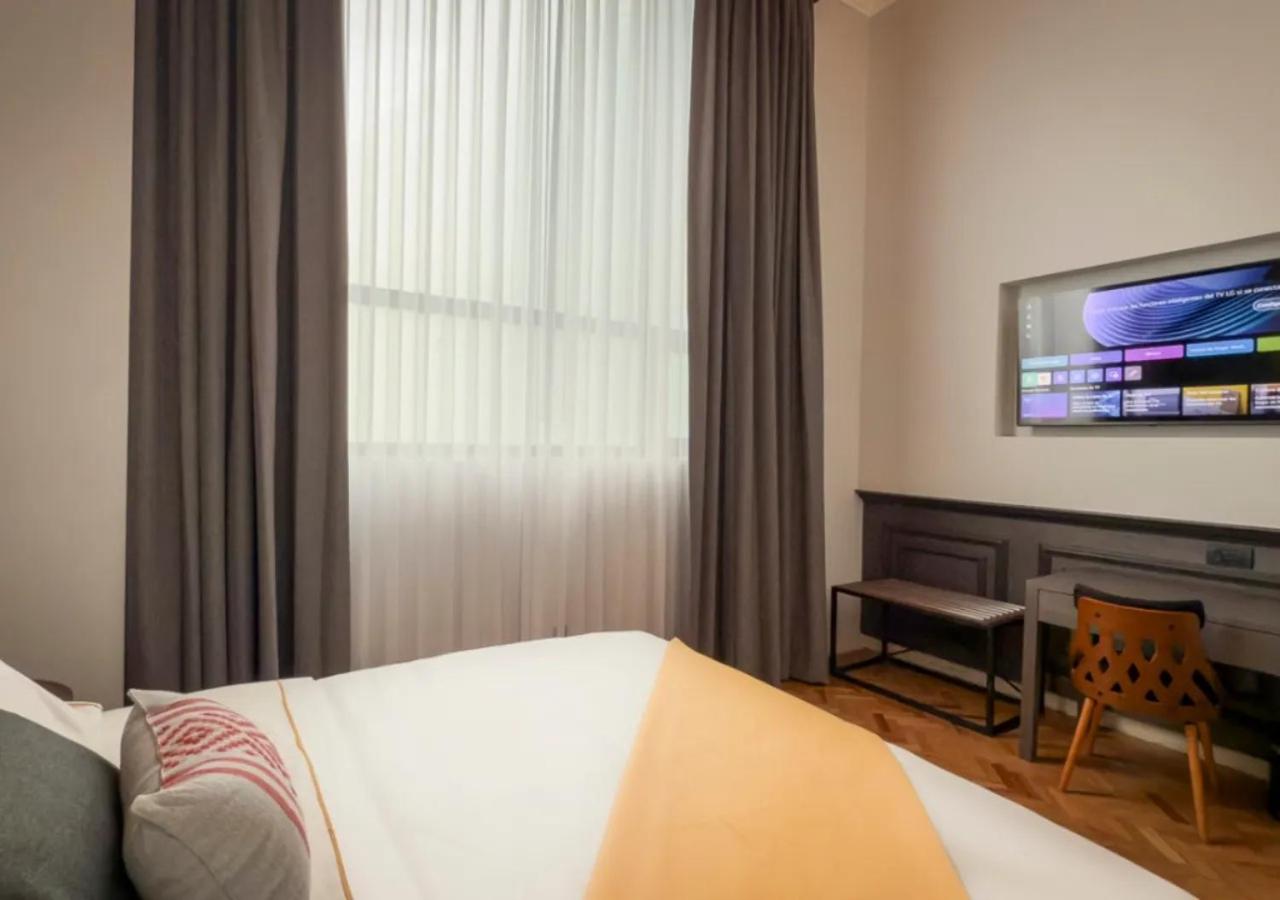 Standard Suite - Photo 15
