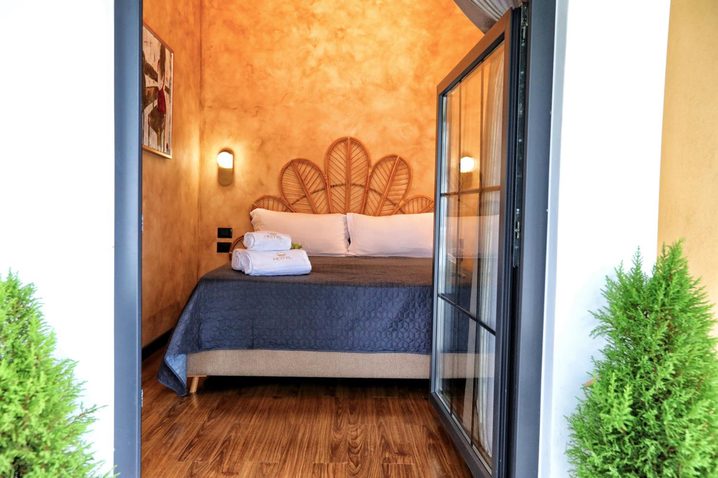Double Room with Lake View