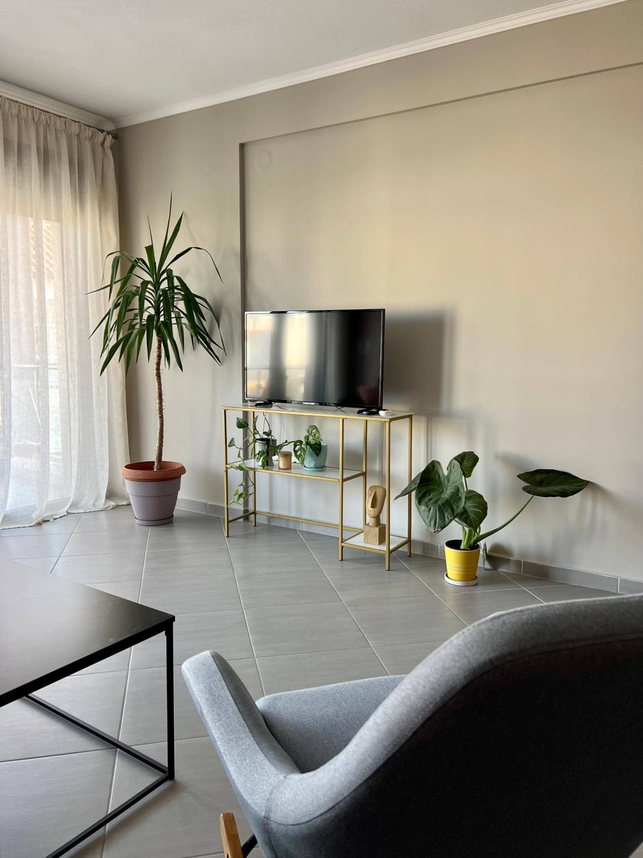 Apartment with Balcony photo 1