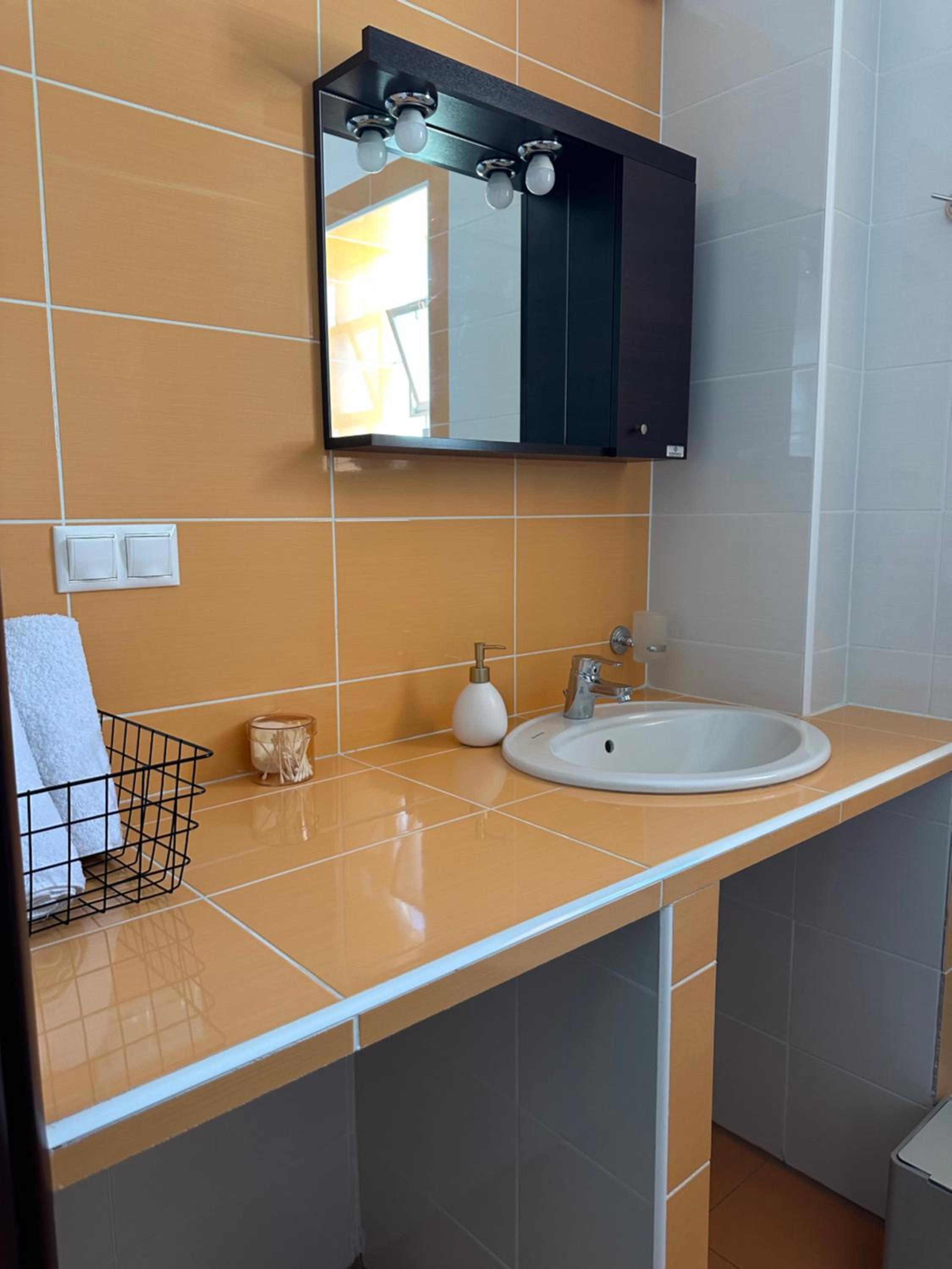 One-Bedroom Apartment with Balcony photo 1