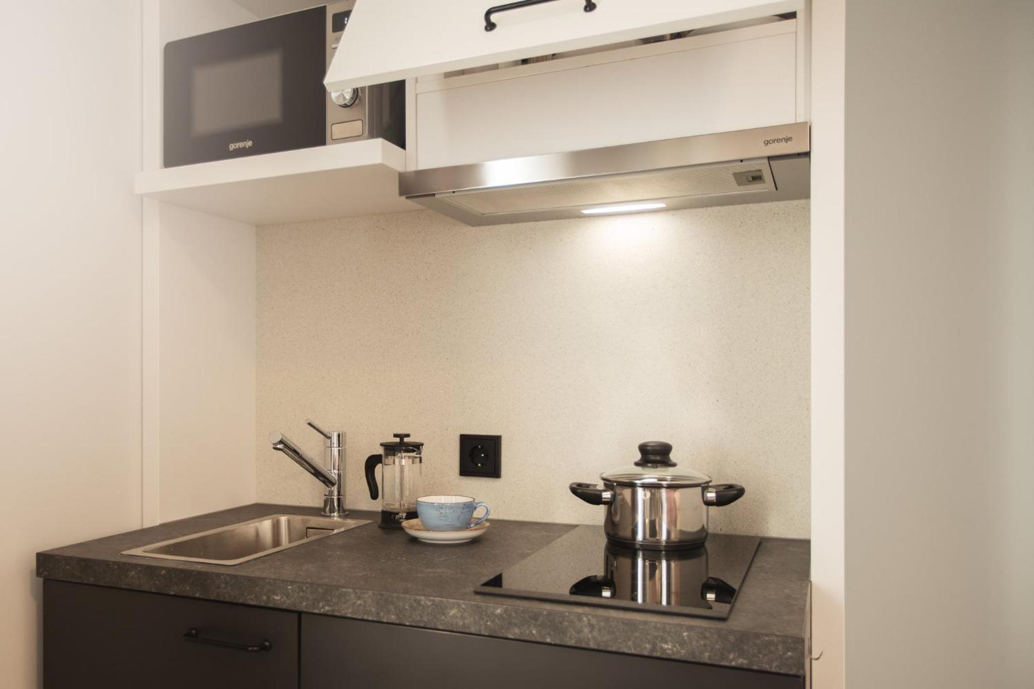 Standard Queen Room with Kitchenette