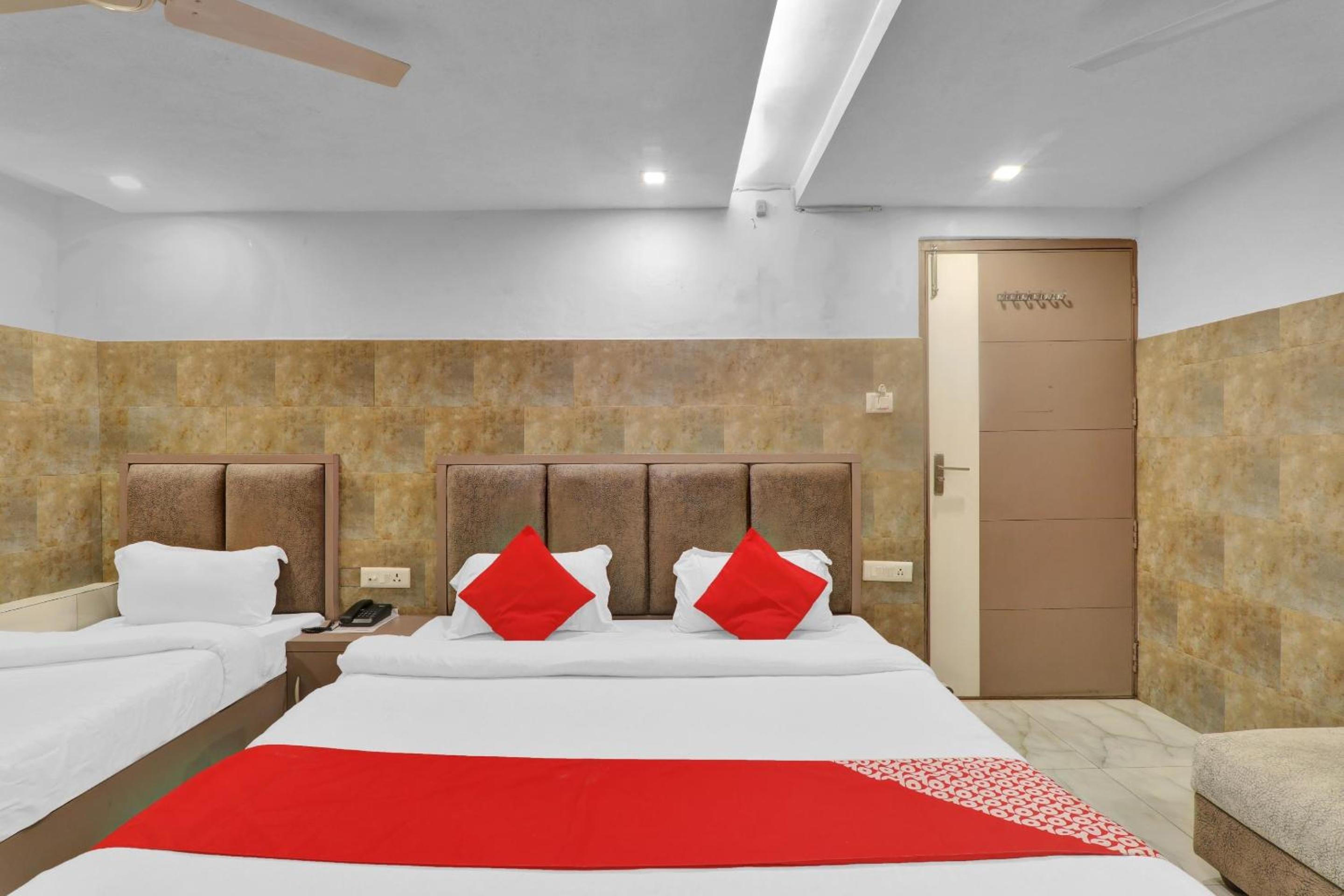 Standard Double Room with Fan photo 1