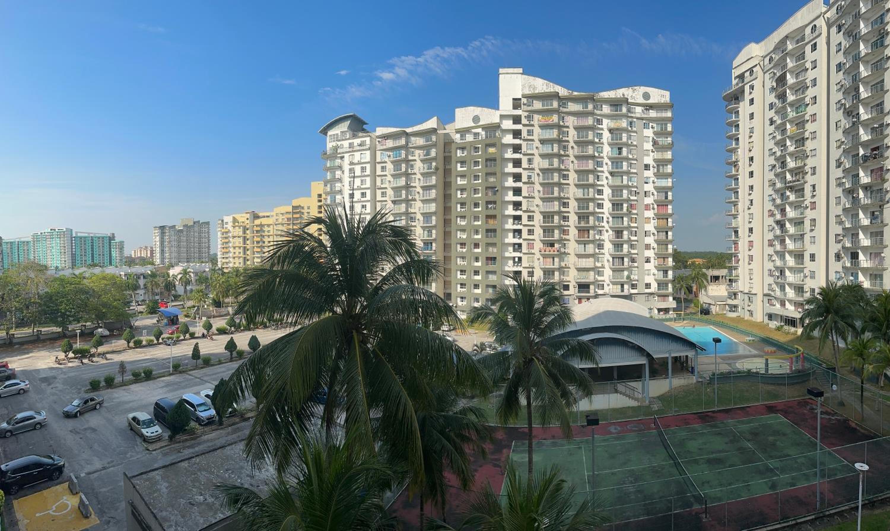 Apartment with Garden View
