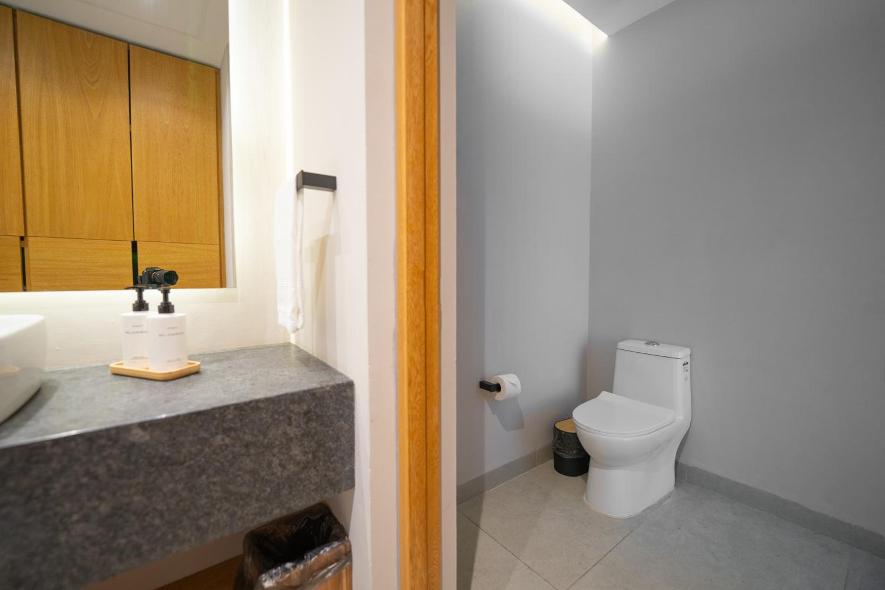 Suite with Lake View photo 3
