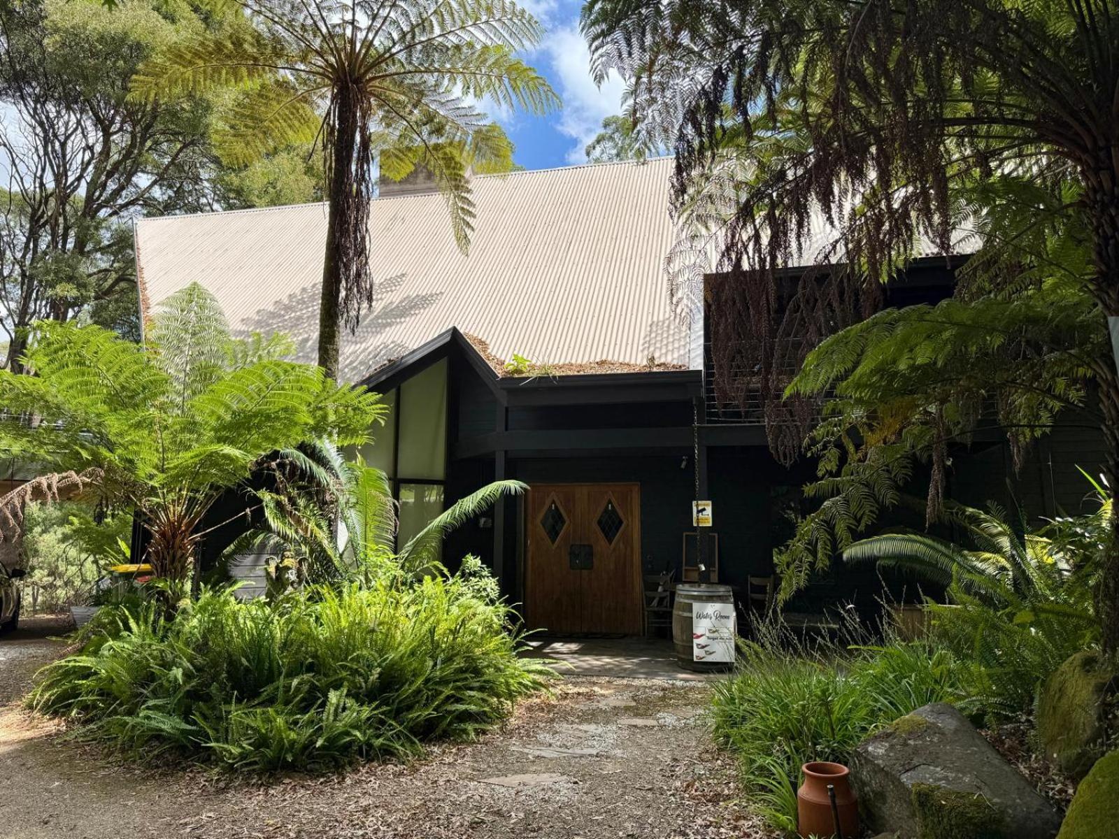 The Main House - Include Water Cottage  photo 1