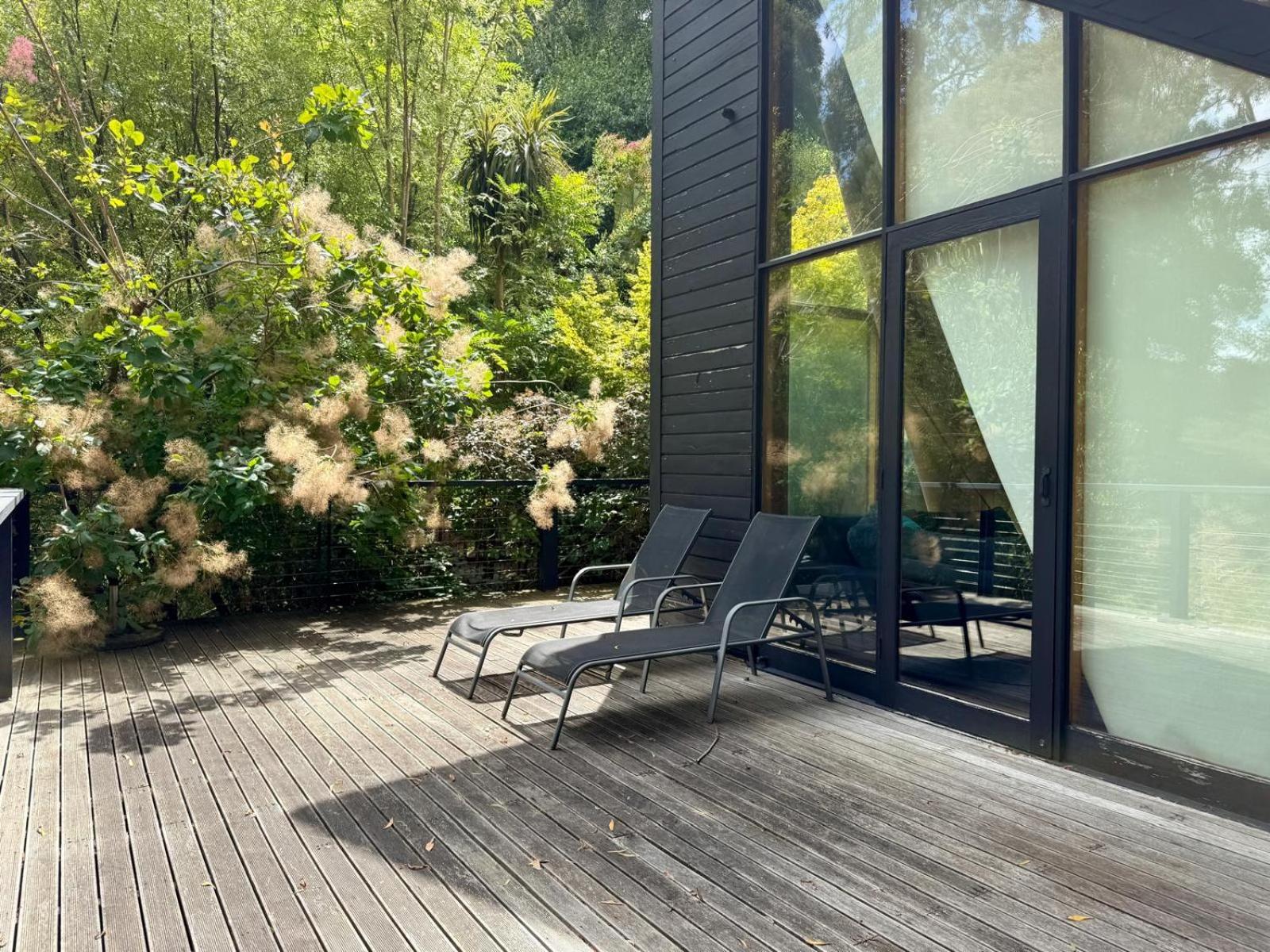 The Main House - Include Water Cottage  photo 2