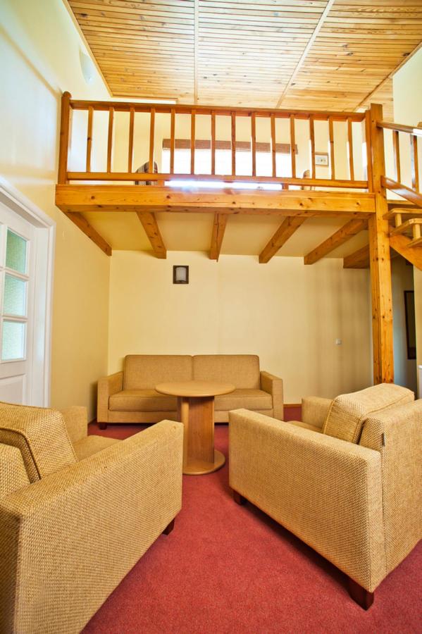 Deluxe Family Room photo 1