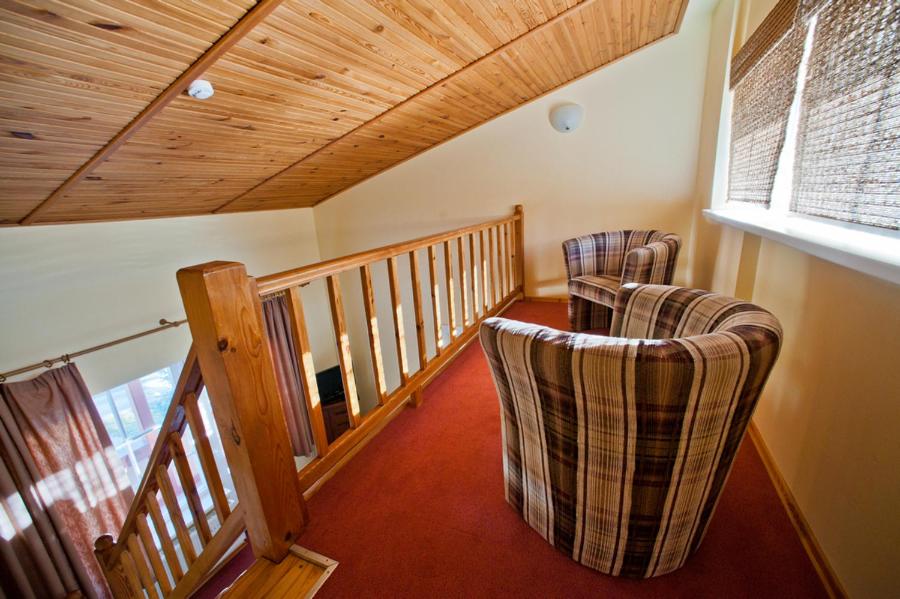 Deluxe Family Room photo 3