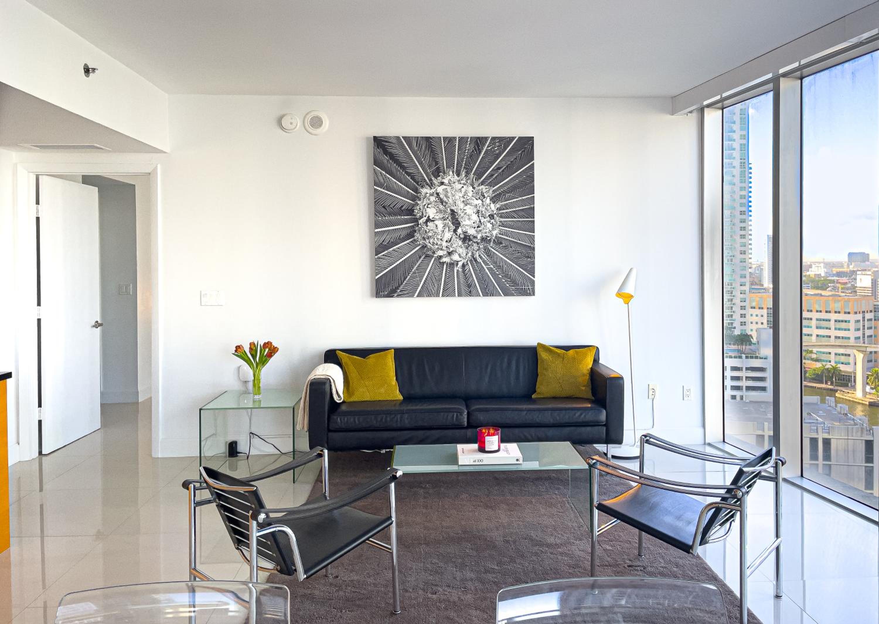 Two-Bedroom Apartment with River View thumbnail 5