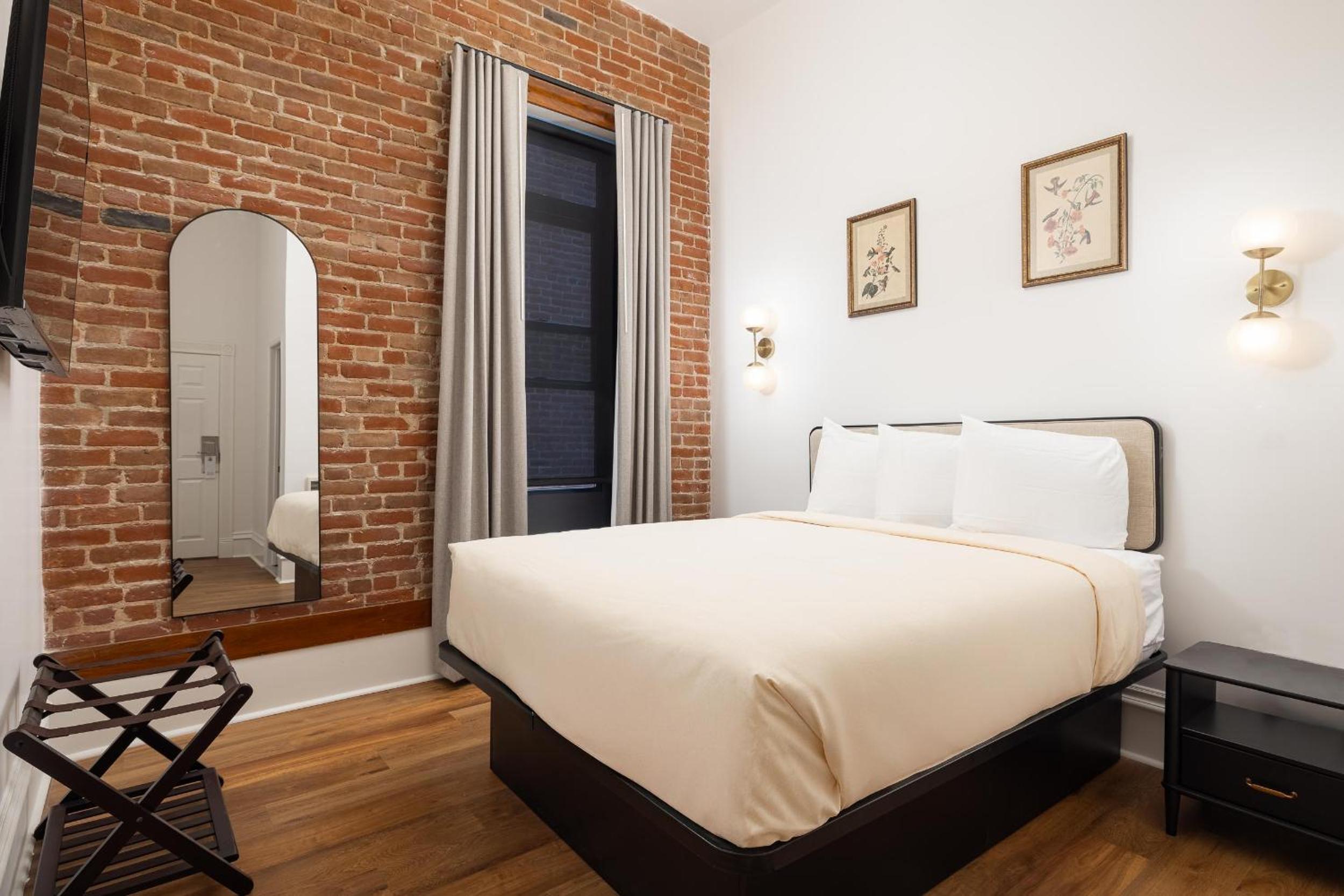Standard Double Room - Photo 3
