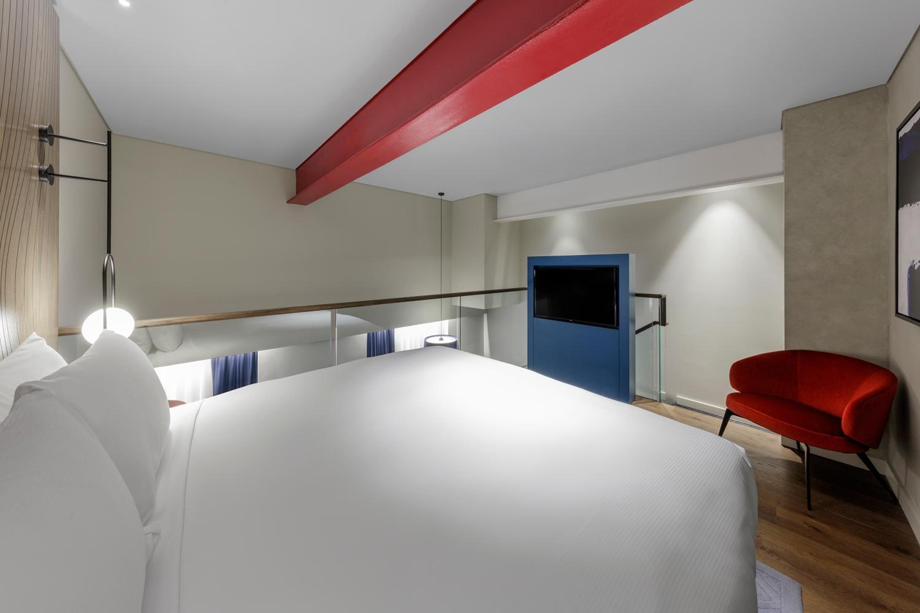 King Loft Room