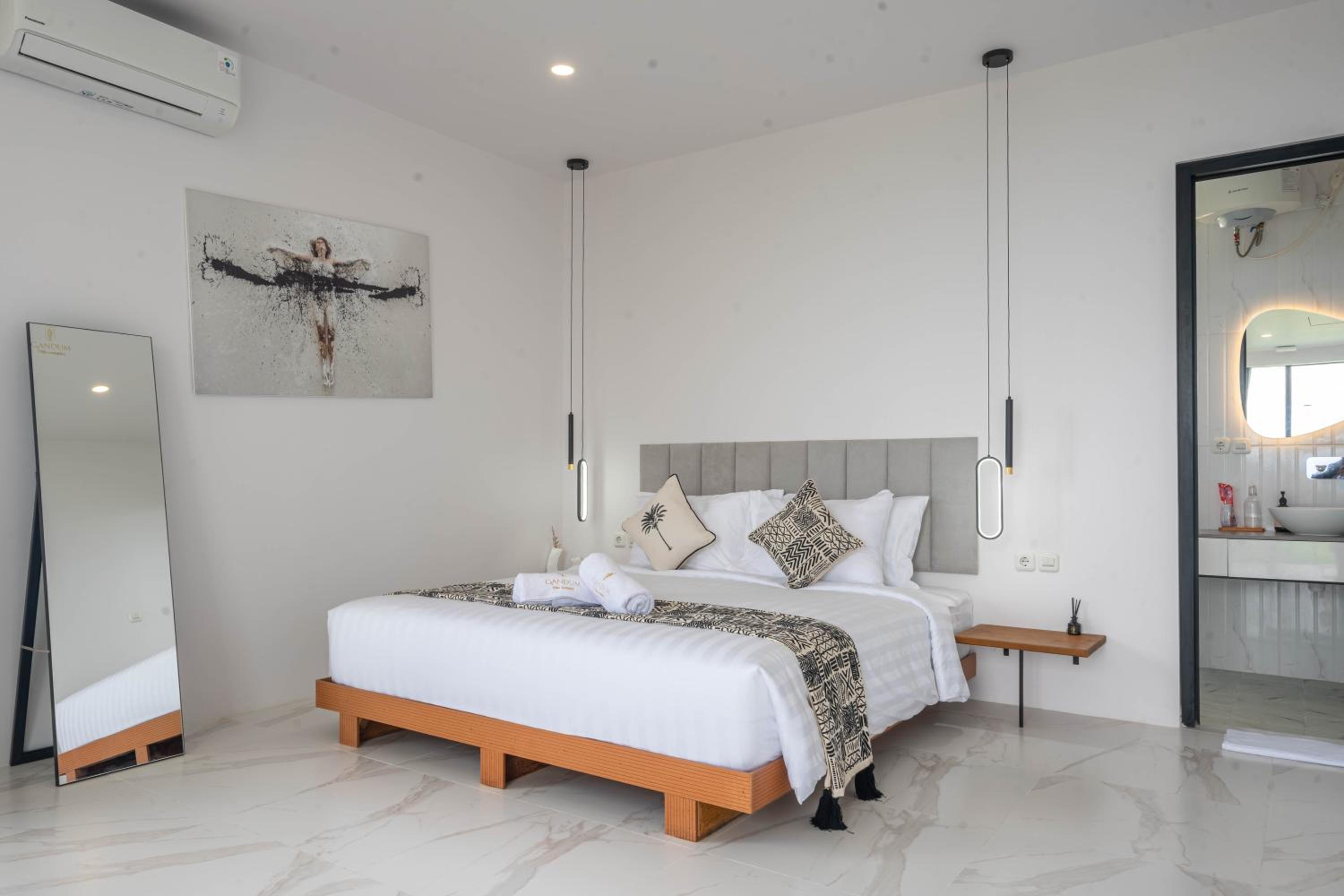 Deluxe Room with Ocean View photo 2