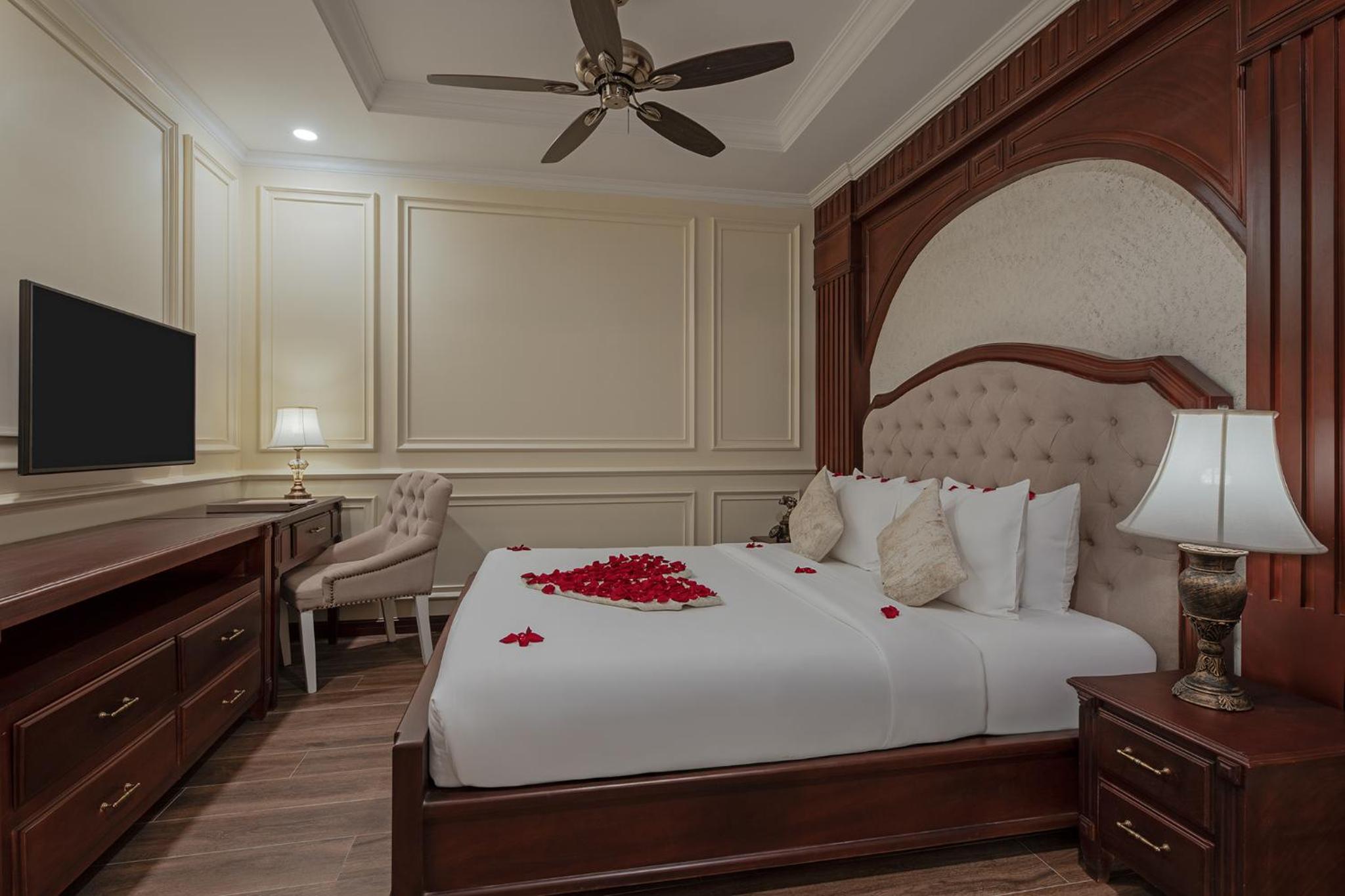 Anik Classic King with Balcony - Free USD15 Credit Spa