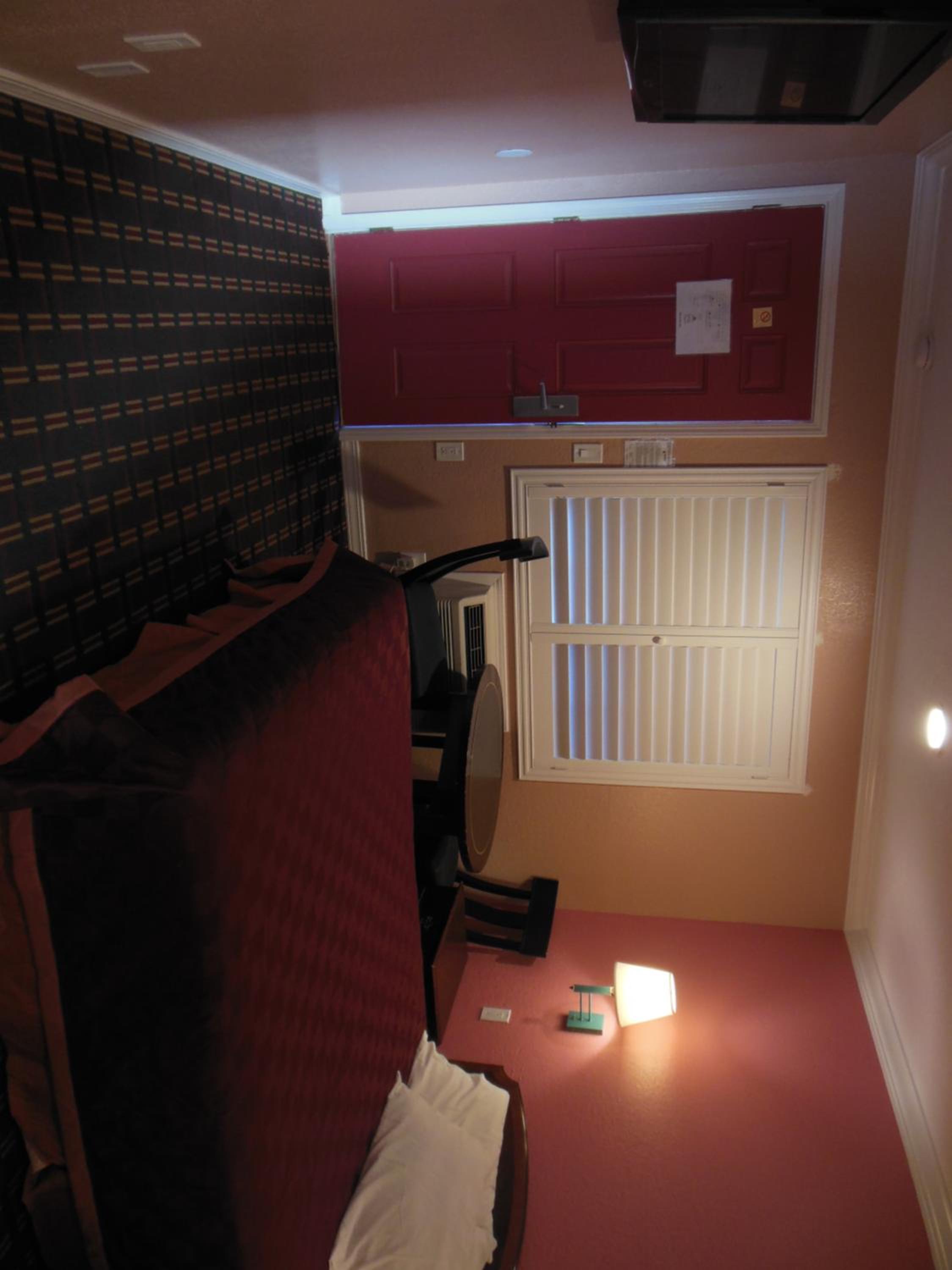 Queen Room - Photo 17