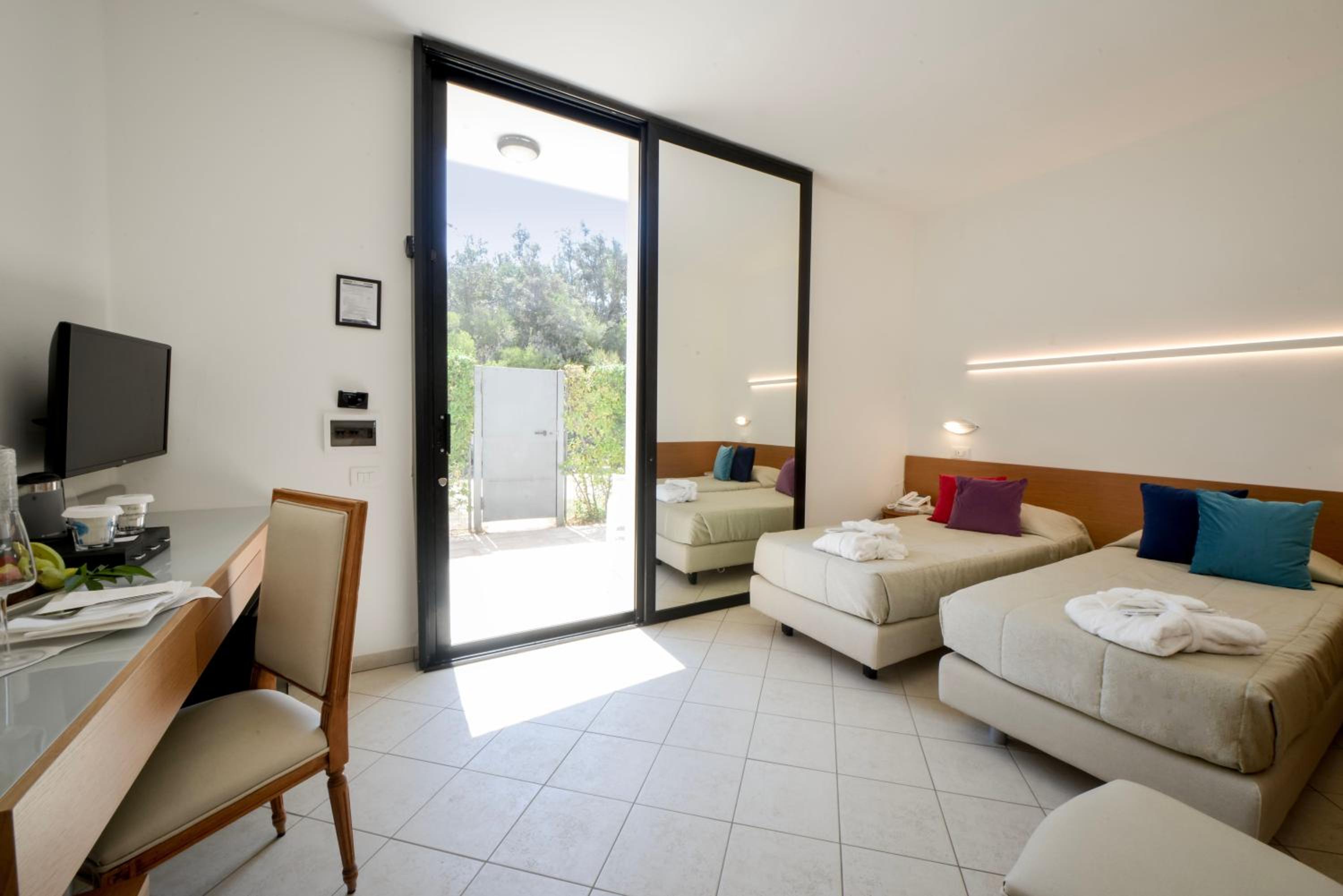 Double Room with Patio photo 3