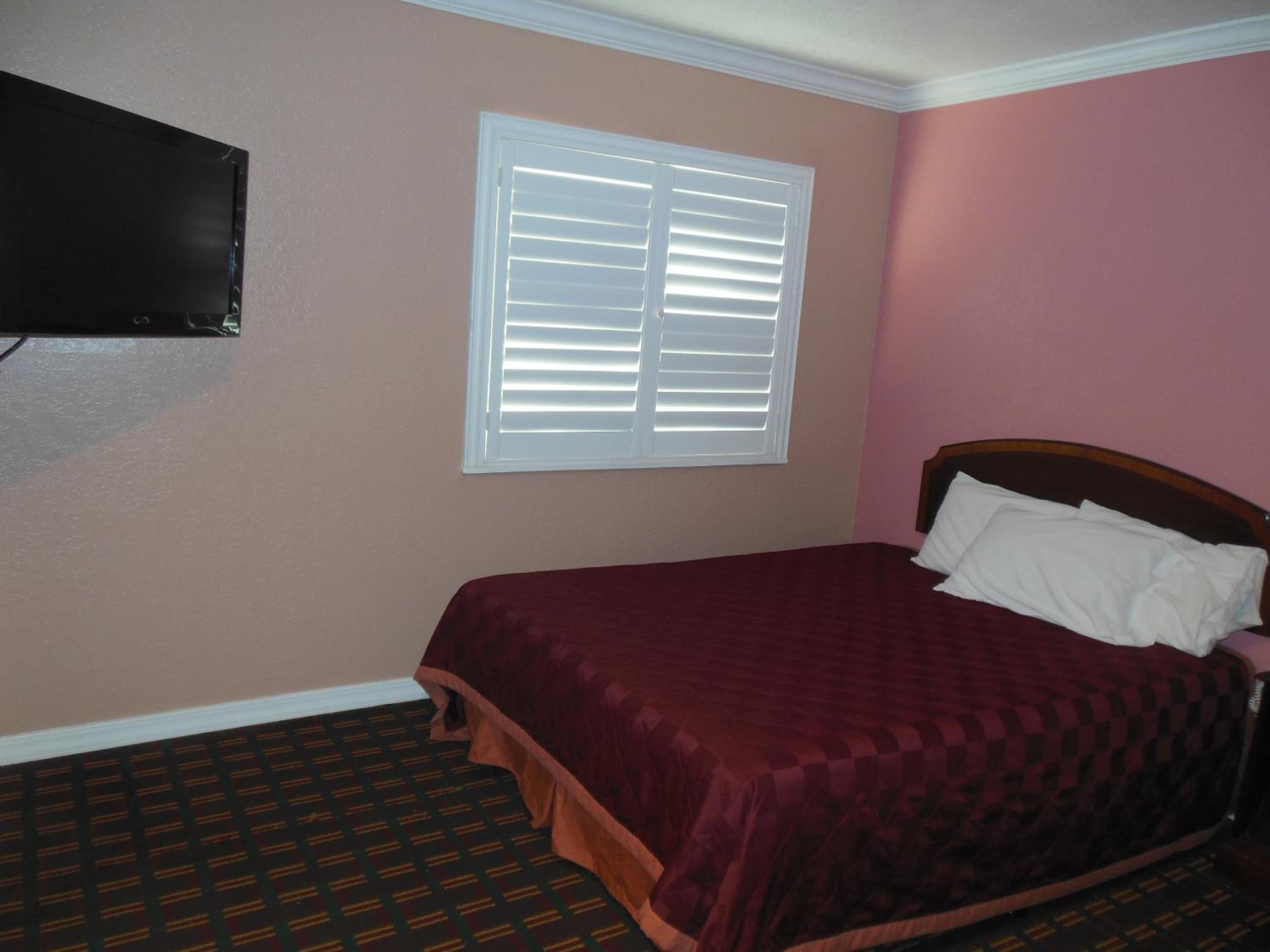 Queen Room - Photo 12