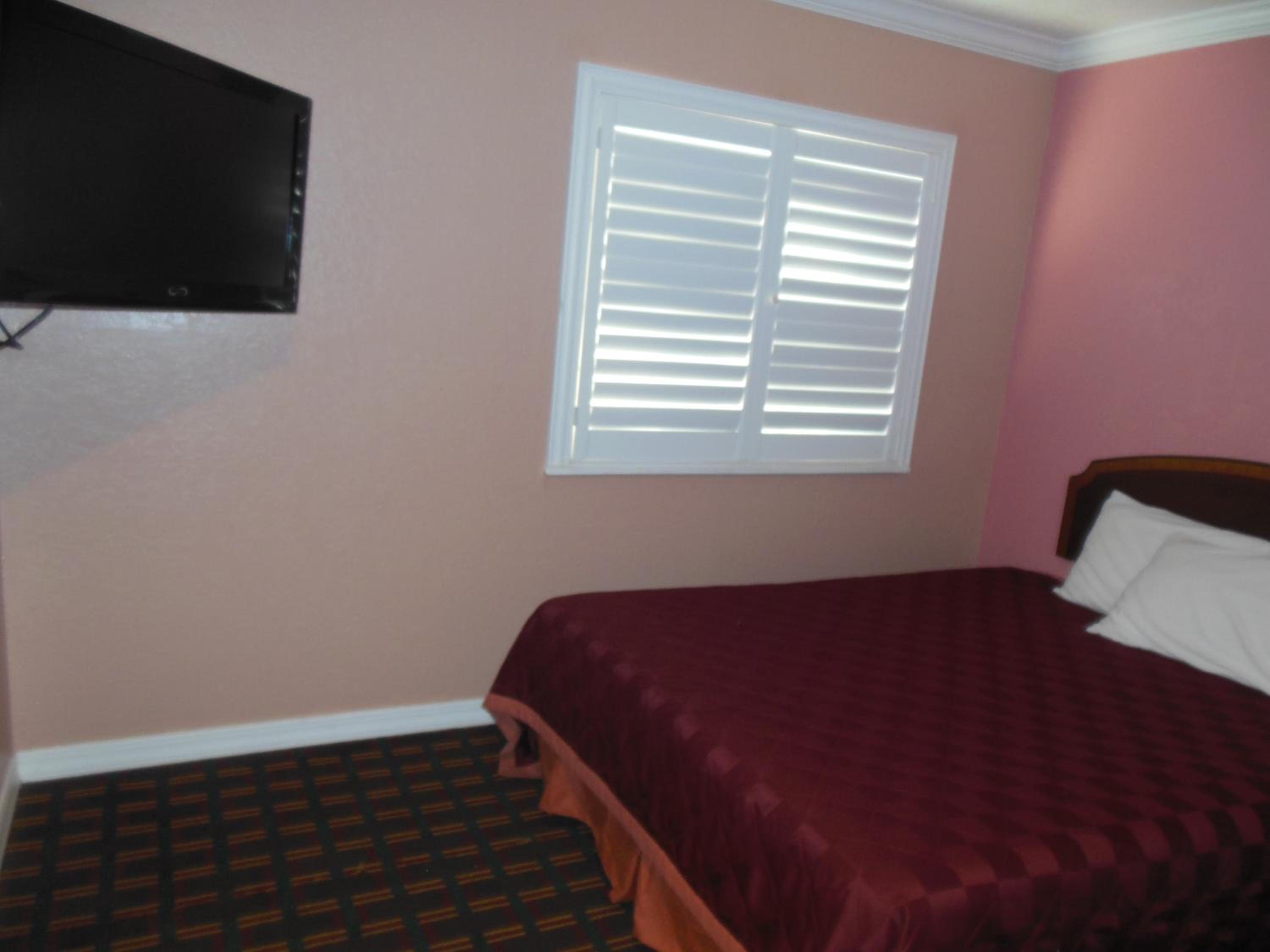 Queen Room - Photo 16