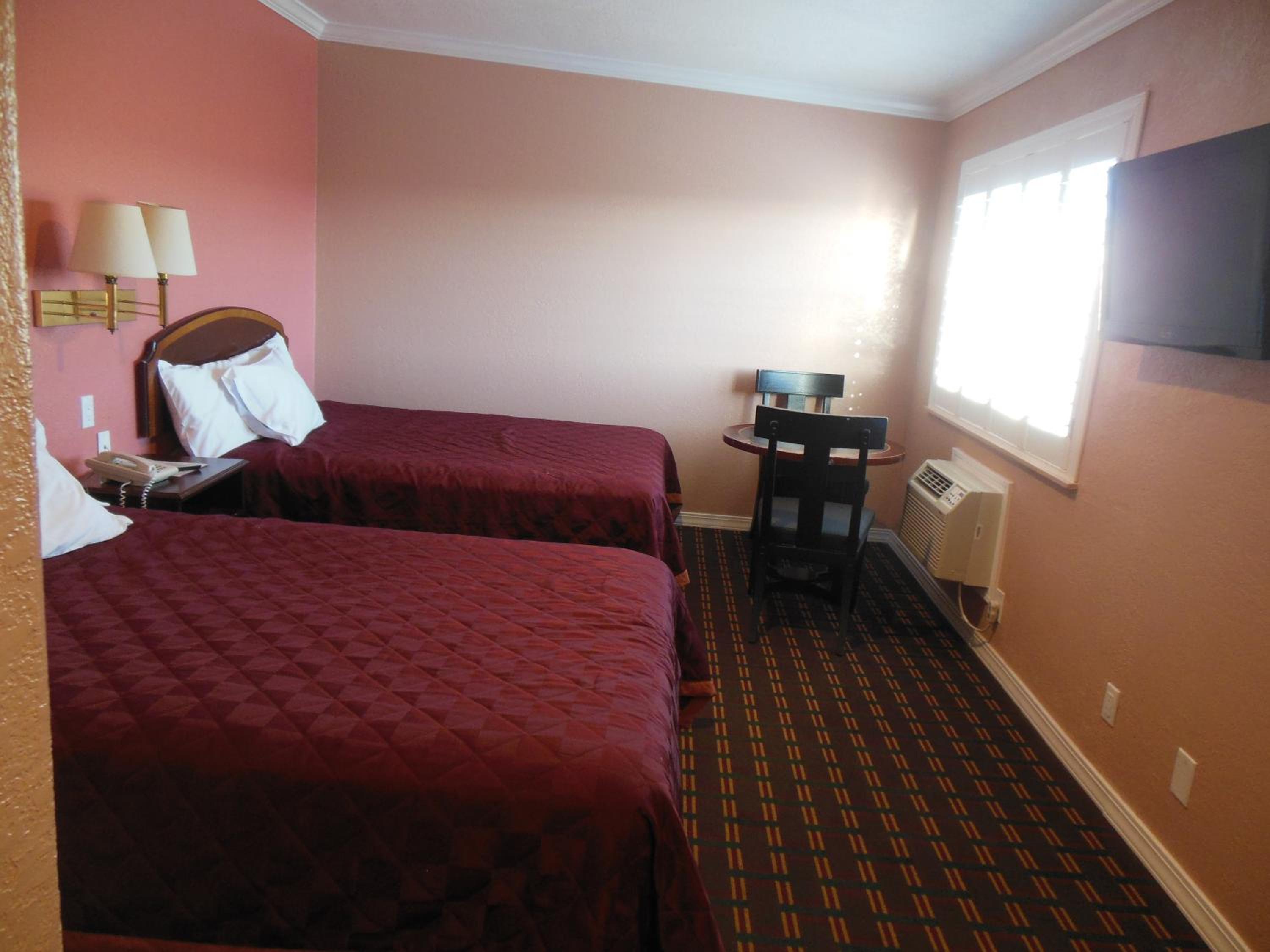 Queen Room with Two Queen Beds - Photo 13