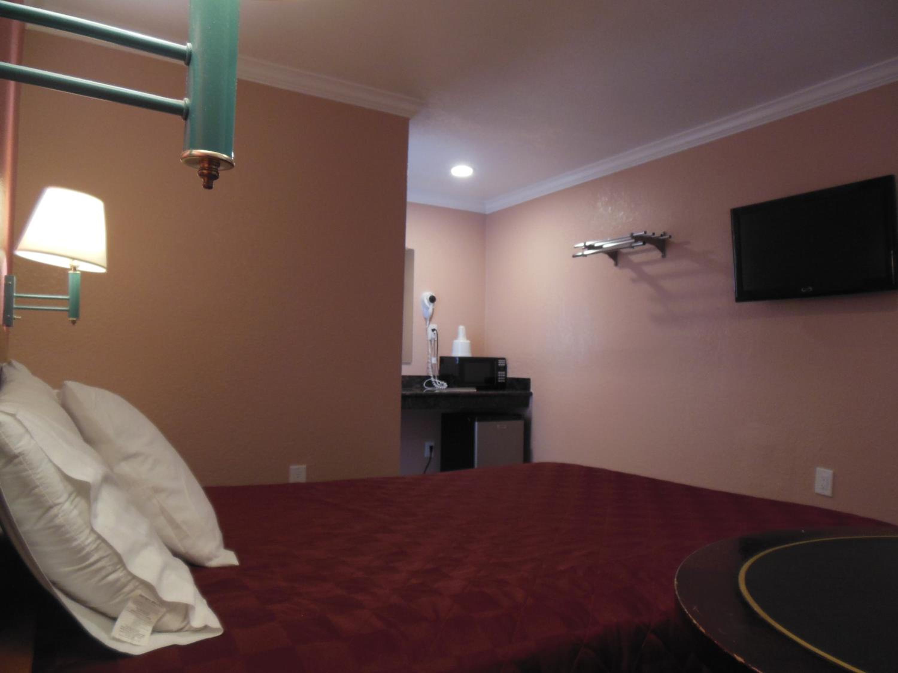 Queen Room - Photo 5