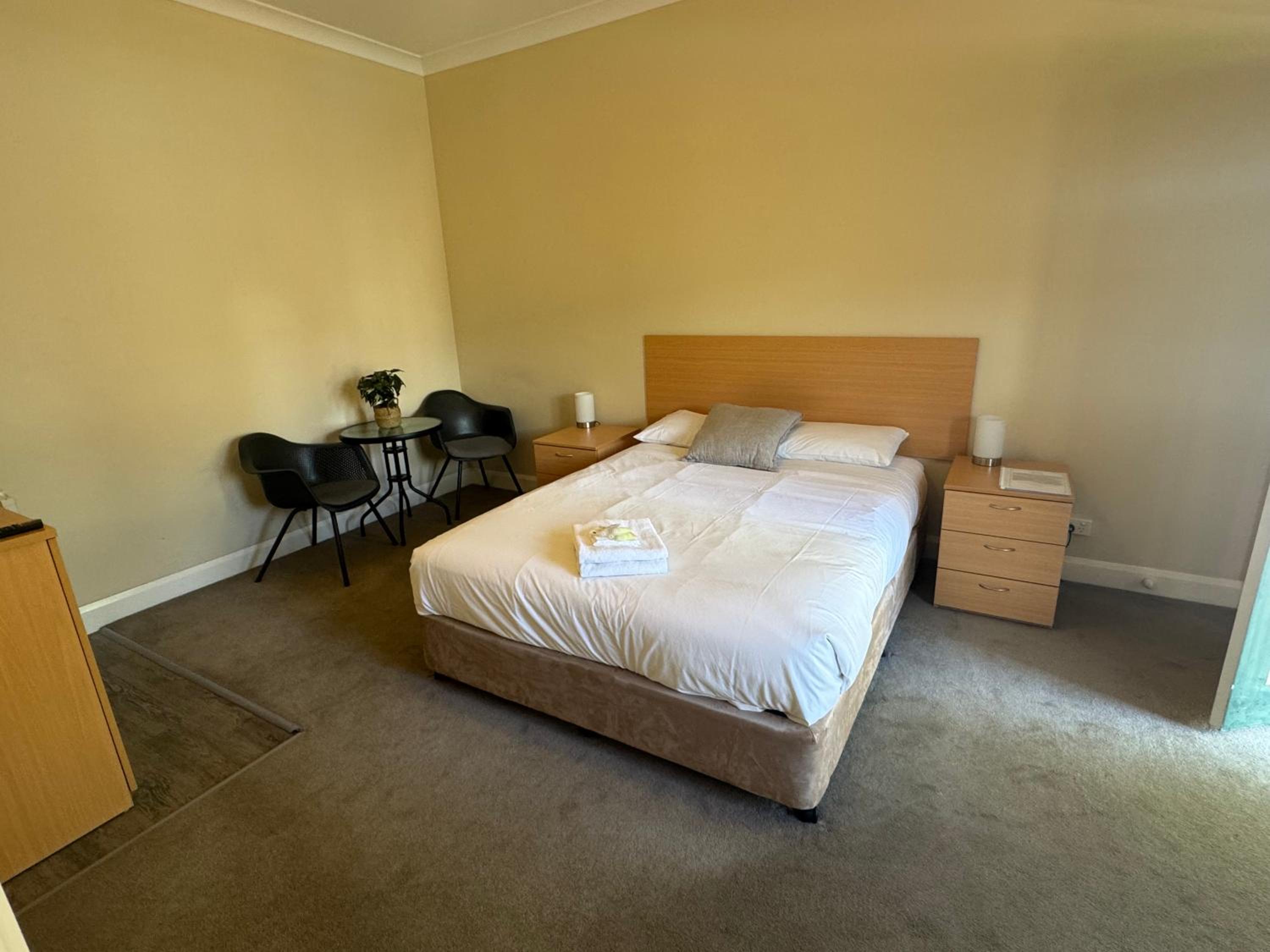 Queen Room photo 3