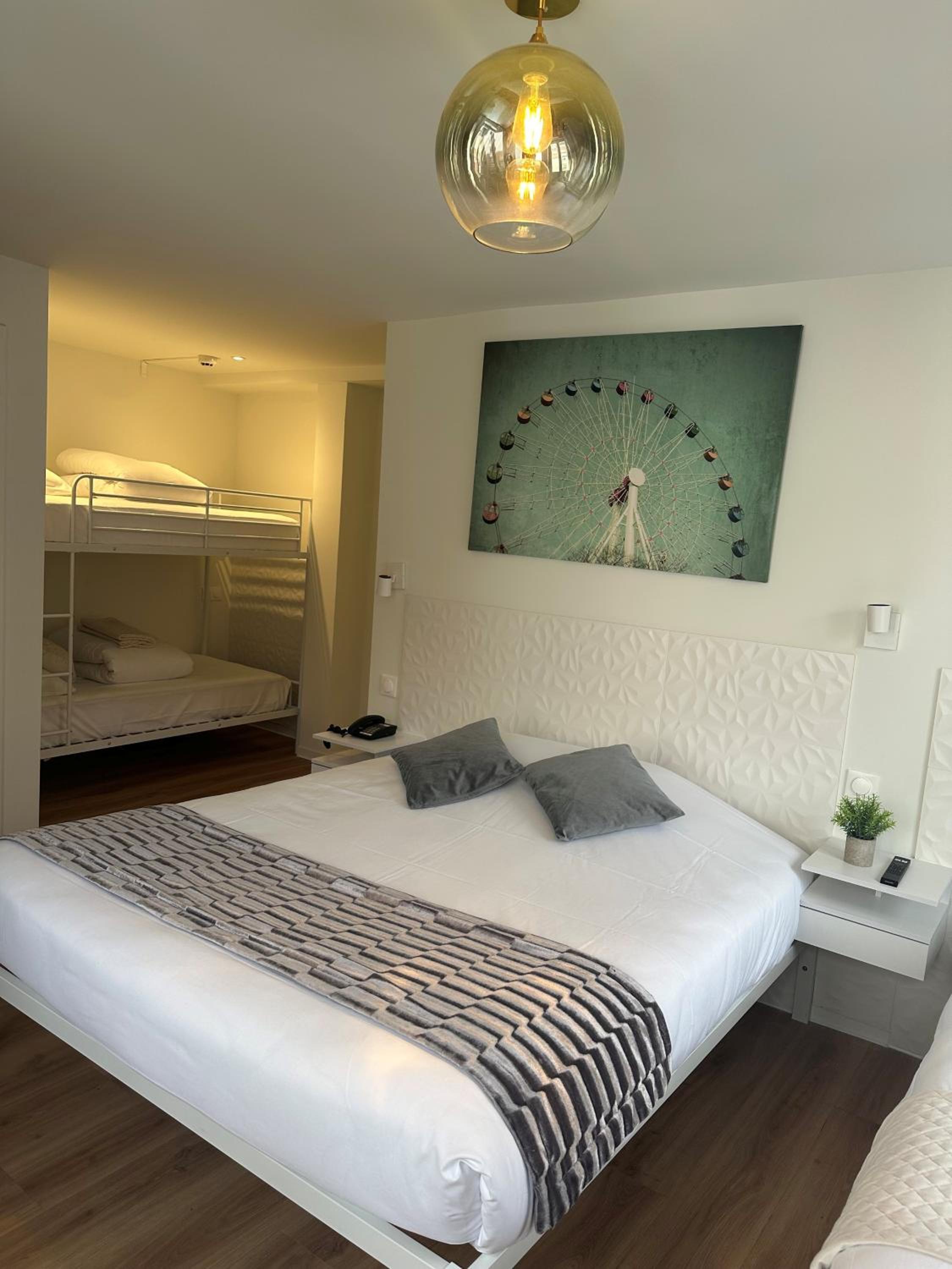 Family Room - Photo 3