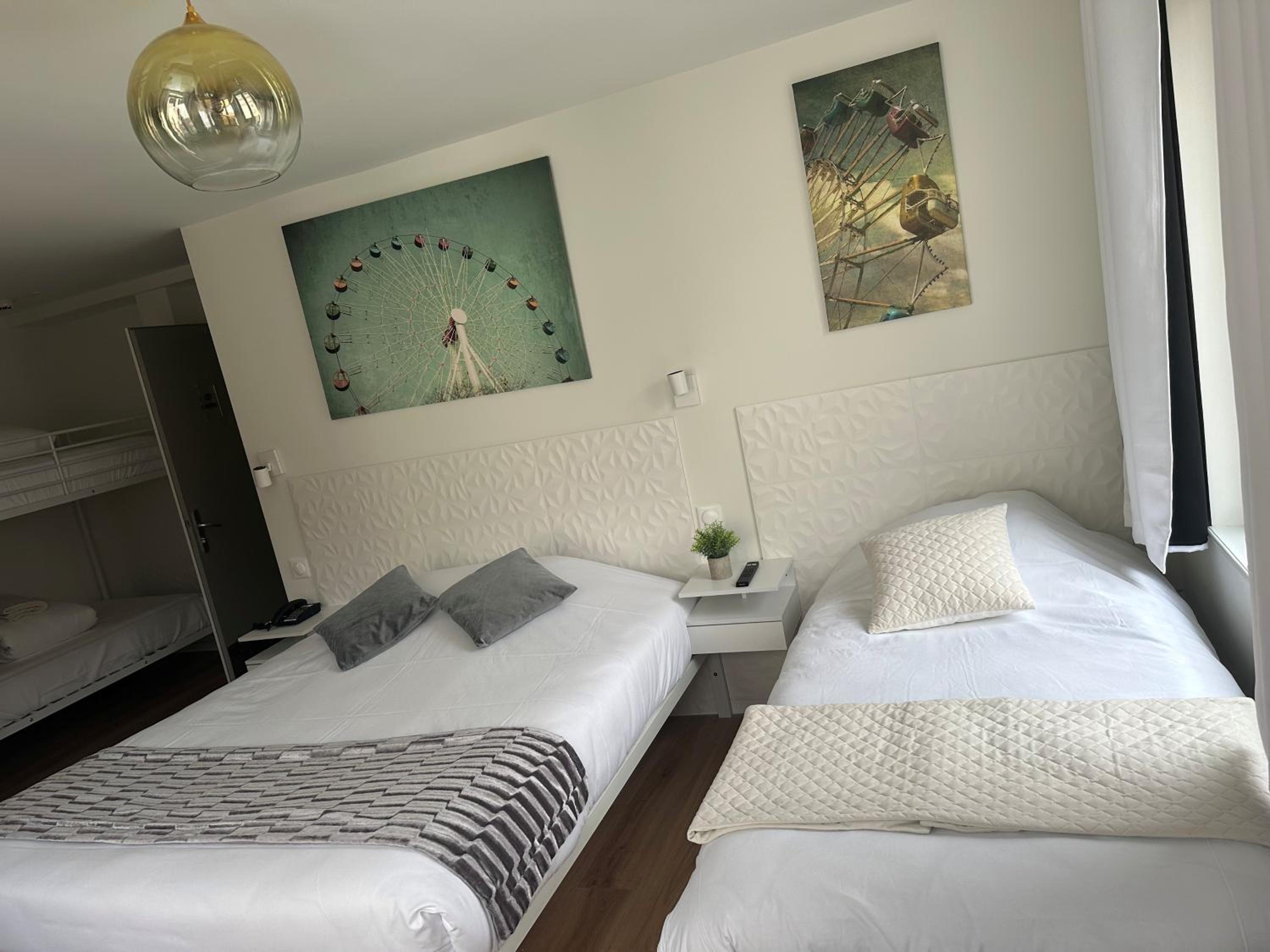 Family Room - Photo 4