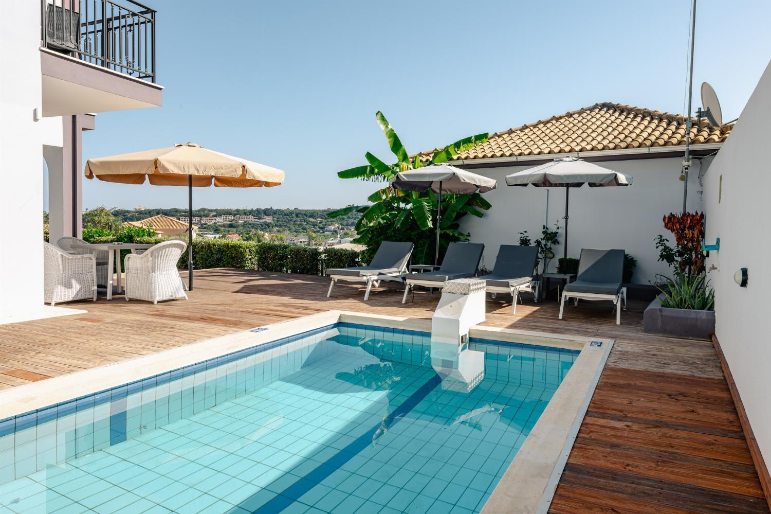 Villa photo 2