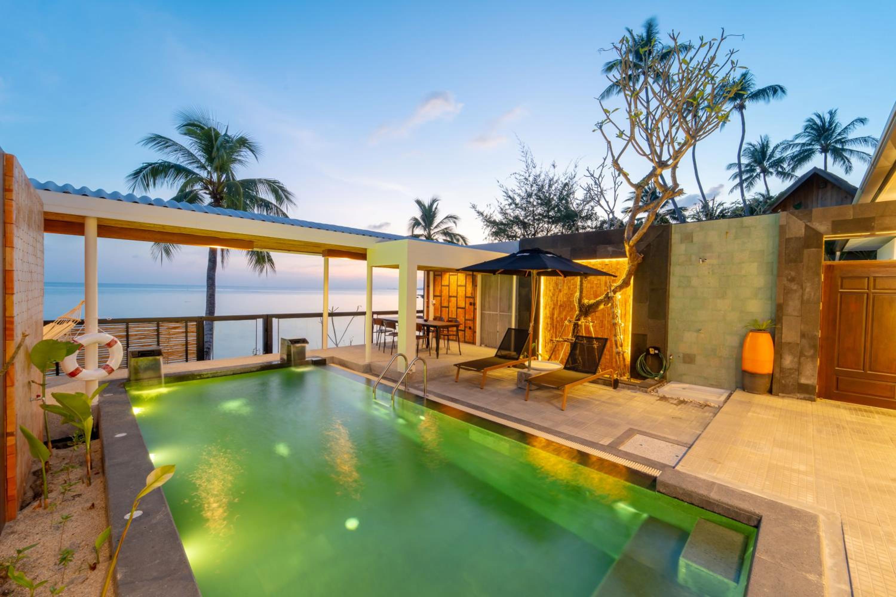 Two-Bedroom Beachfront Pool Villa - Photo 1
